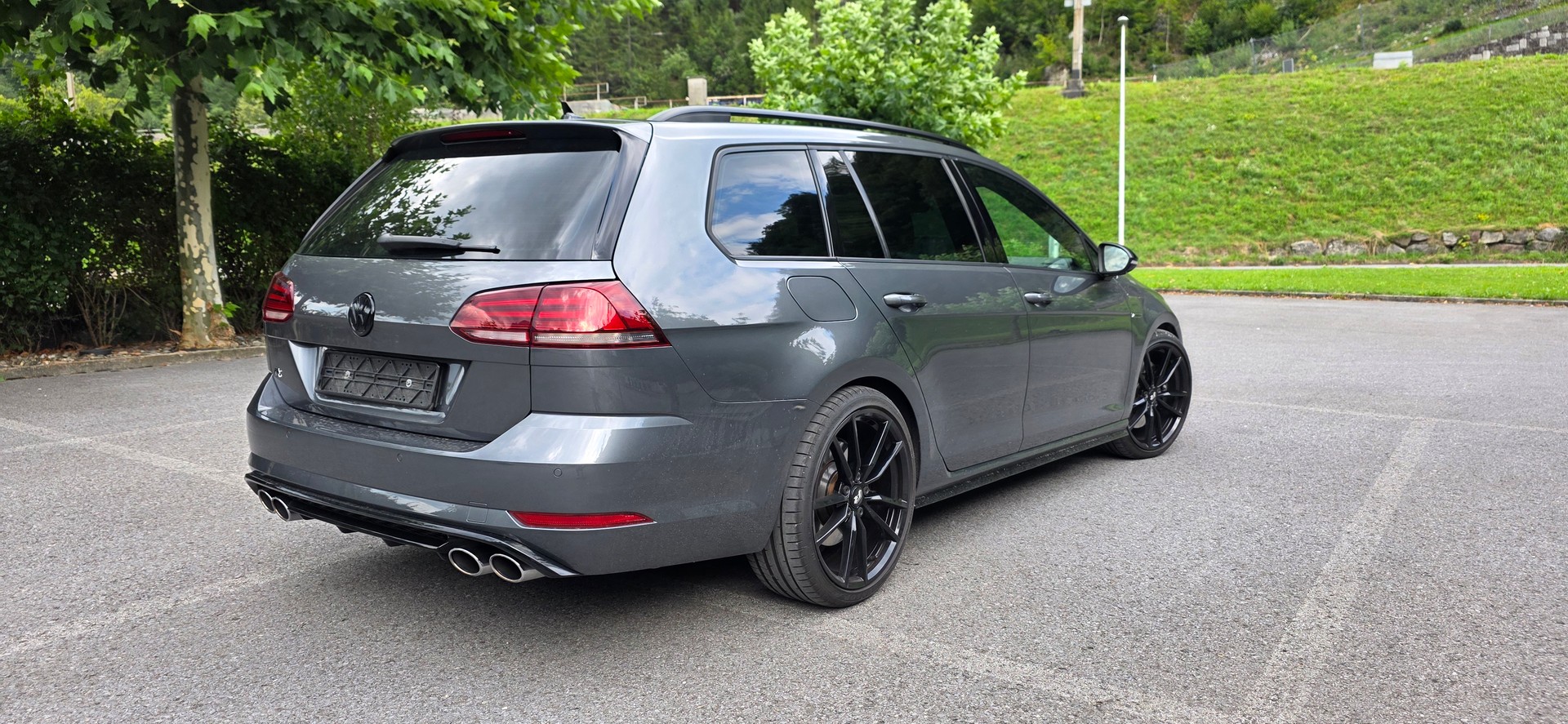 VW 2.0 TSI R 310 DSG 4motion-image-3