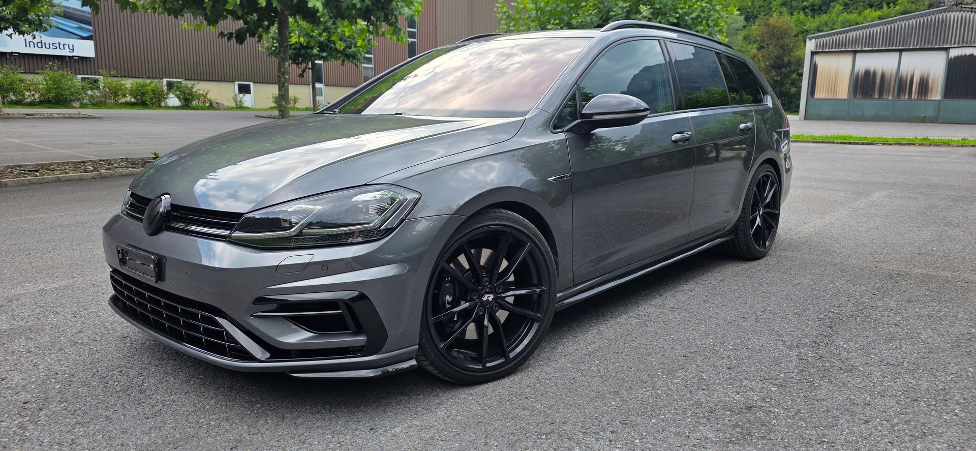 VW 2.0 TSI R 310 DSG 4motion-image-1