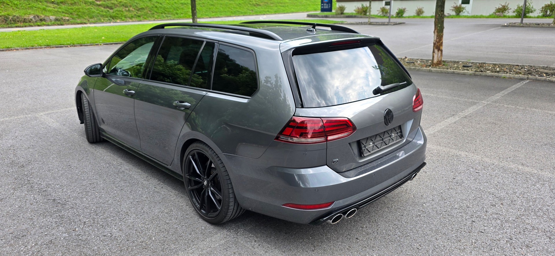 VW 2.0 TSI R 310 DSG 4motion-image-0