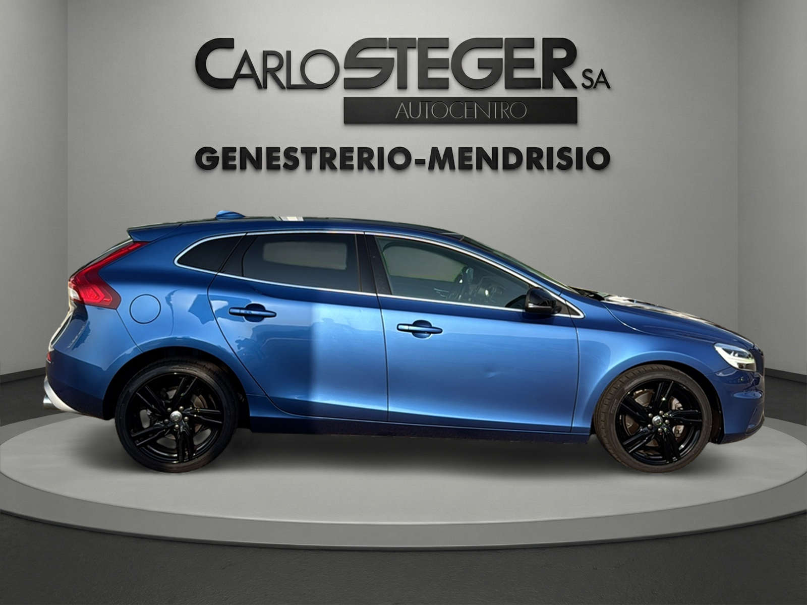VOLVO V40 D2 Momentum R-Design Geartronic-image-12