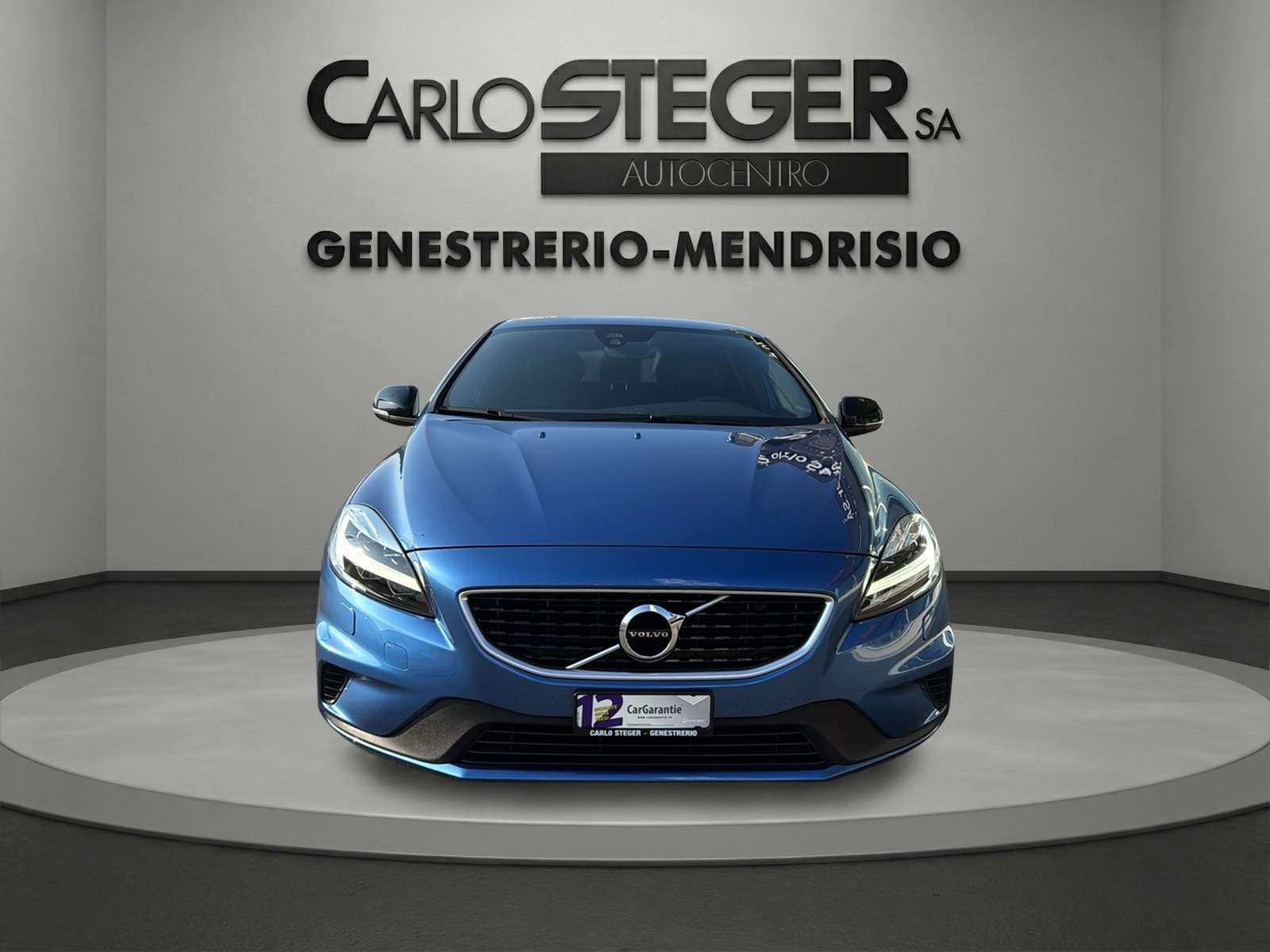 VOLVO V40 D2 Momentum R-Design Geartronic-image-1