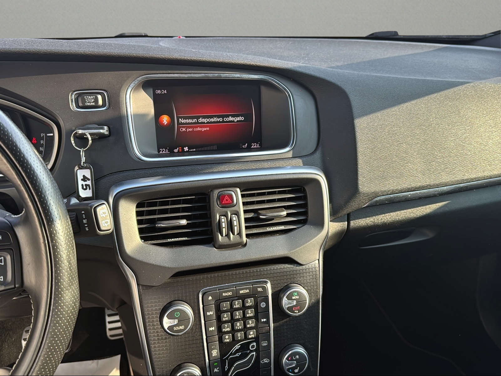 VOLVO V40 D2 Momentum R-Design Geartronic-image-6