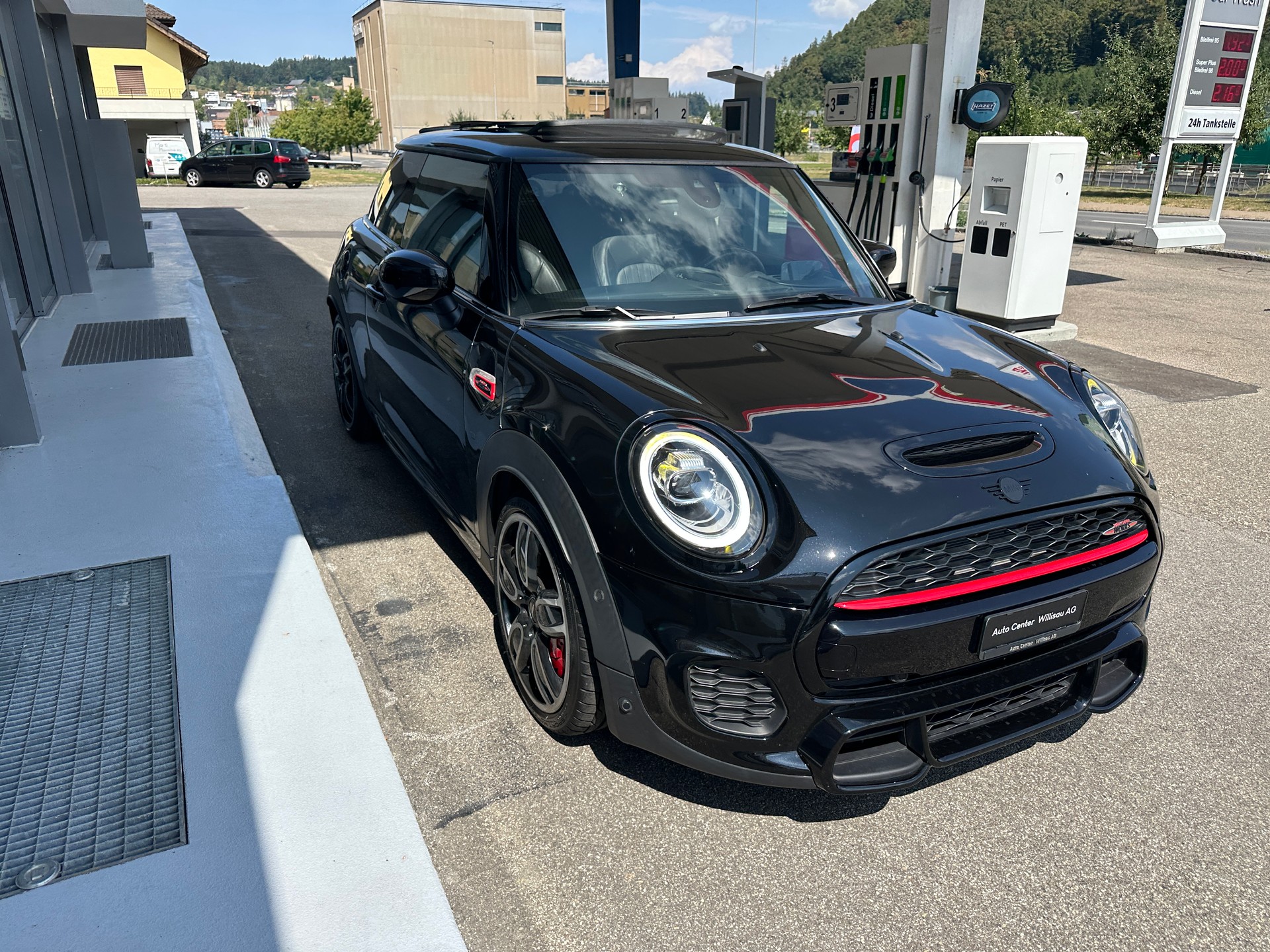 MINI Cooper John Cooper Works Steptronic-image-3