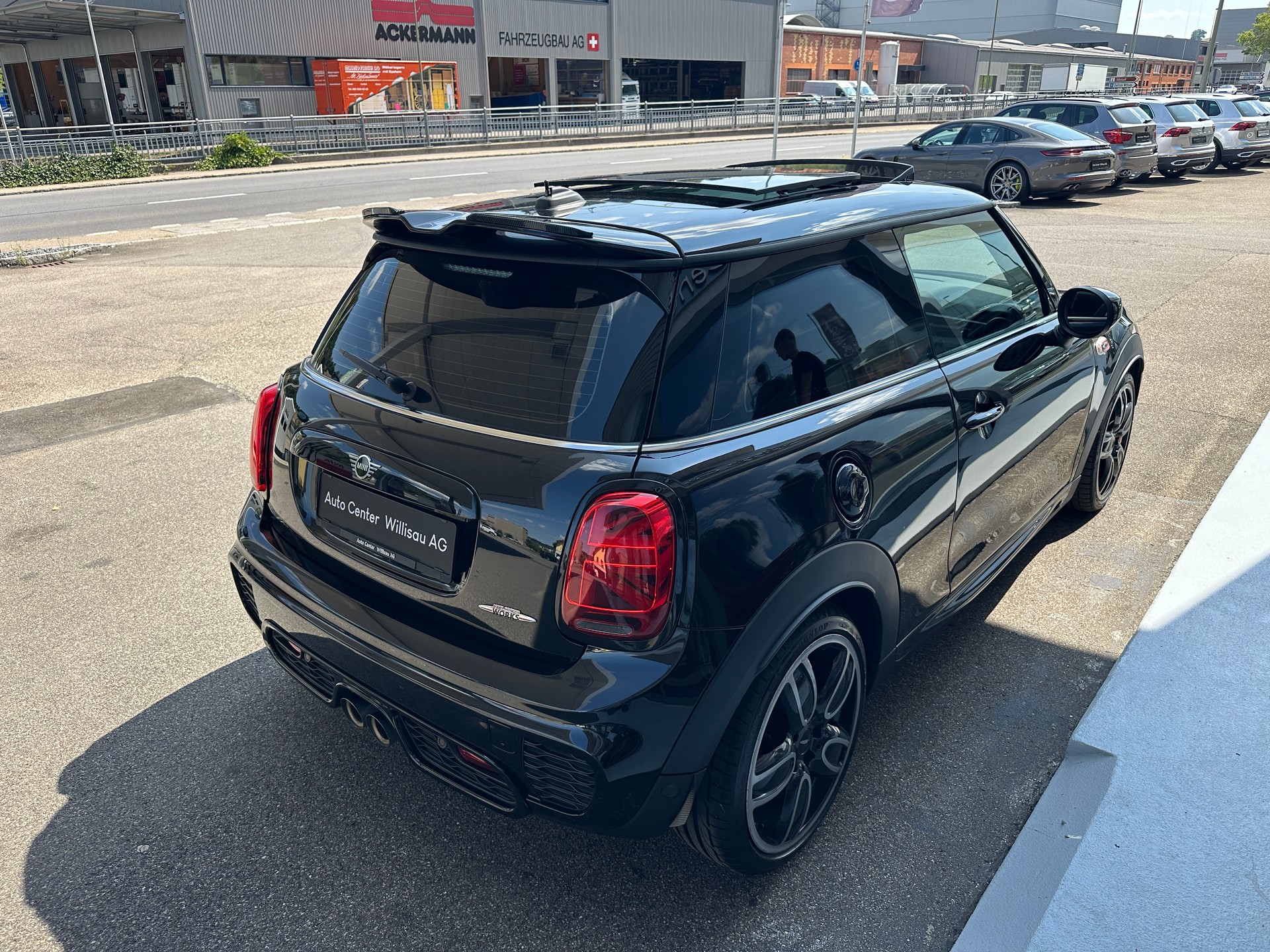 MINI Cooper John Cooper Works Steptronic-image-4