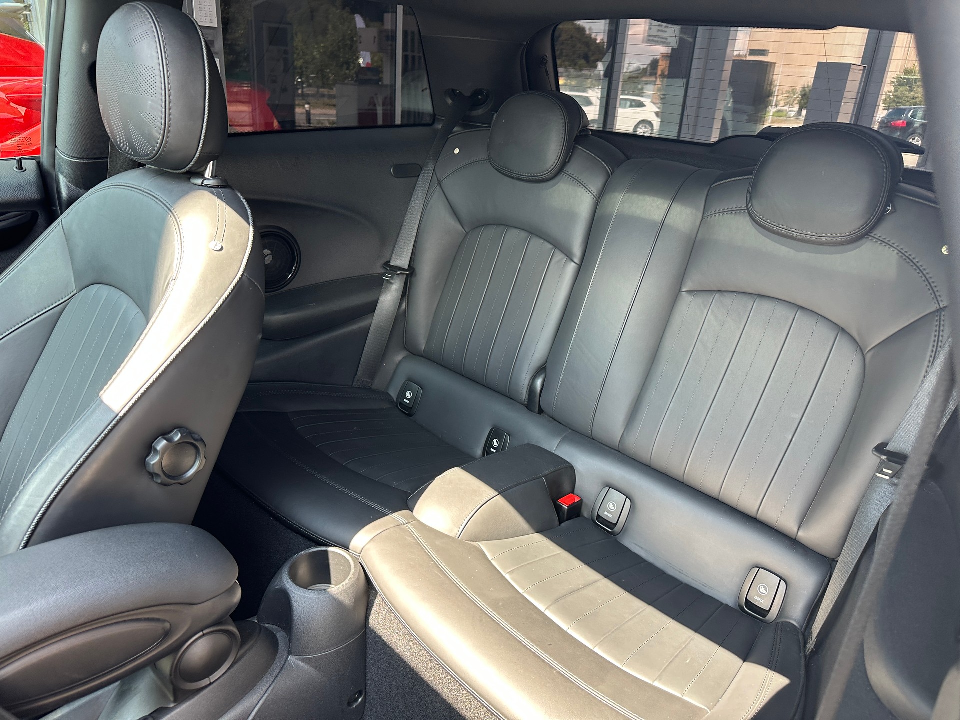 MINI Cooper John Cooper Works Steptronic-image-17