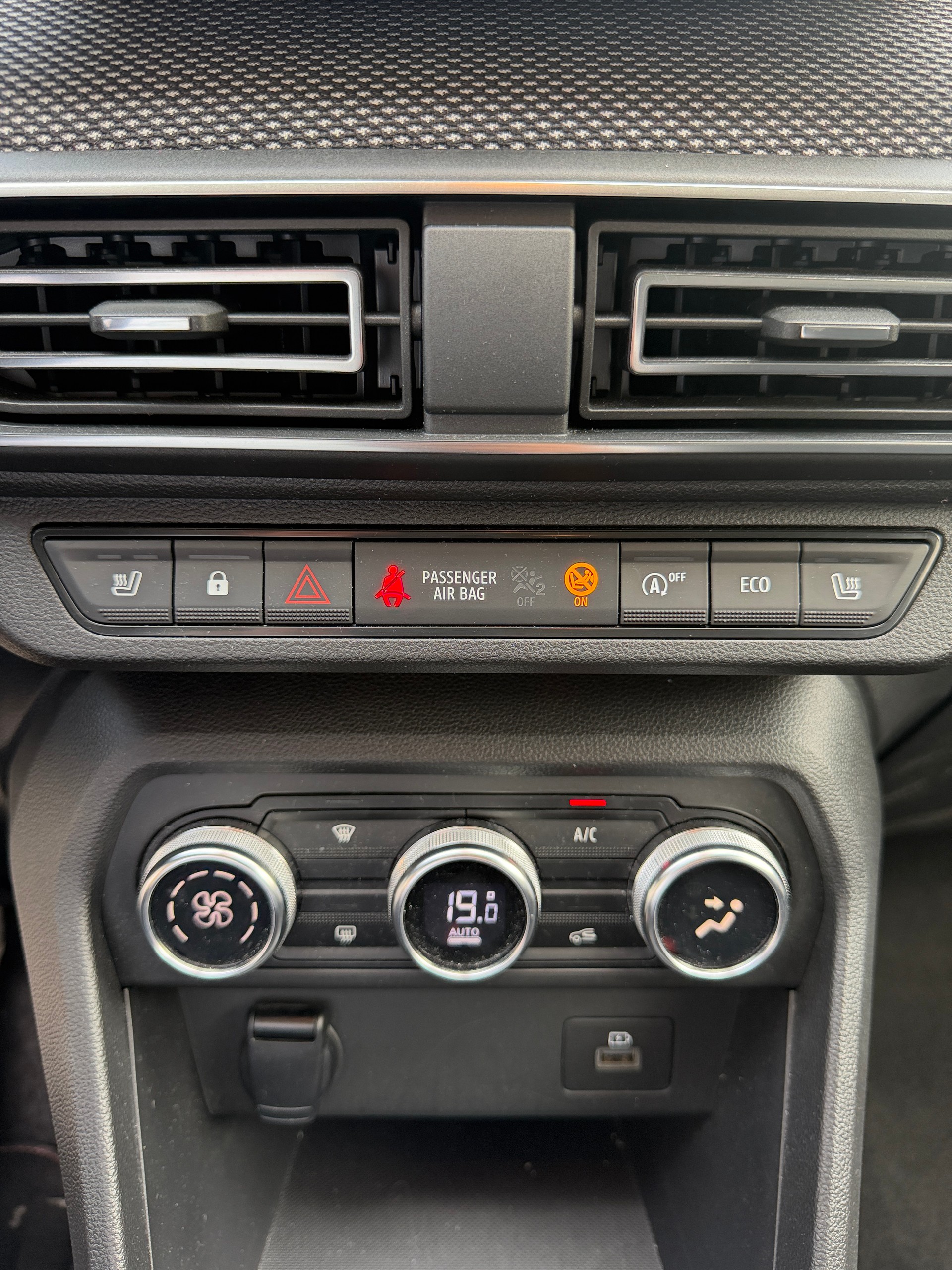 DACIA Jogger TCe 110 Extreme-image-14