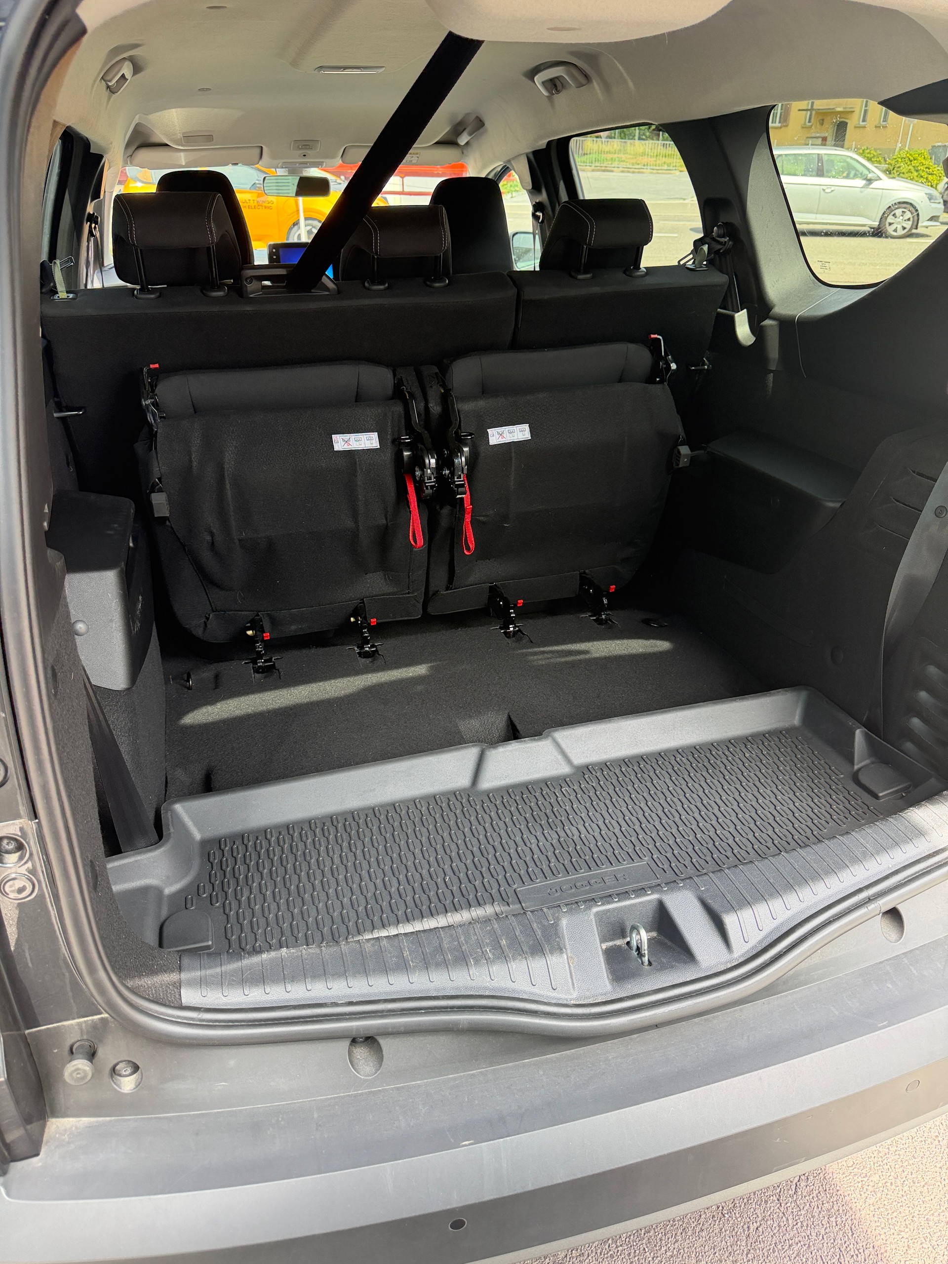 DACIA Jogger TCe 110 Extreme-image-6