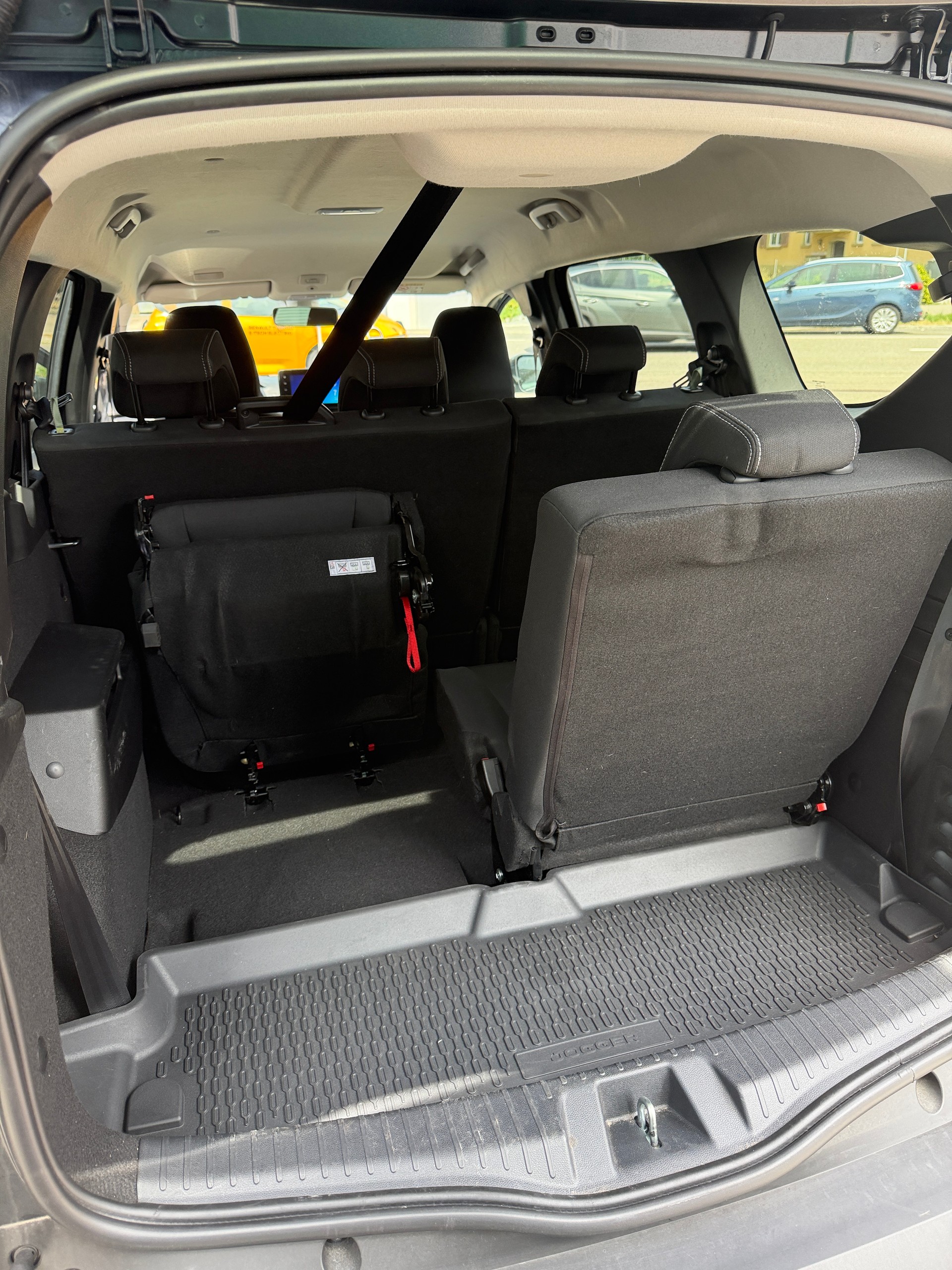 DACIA Jogger TCe 110 Extreme-image-5