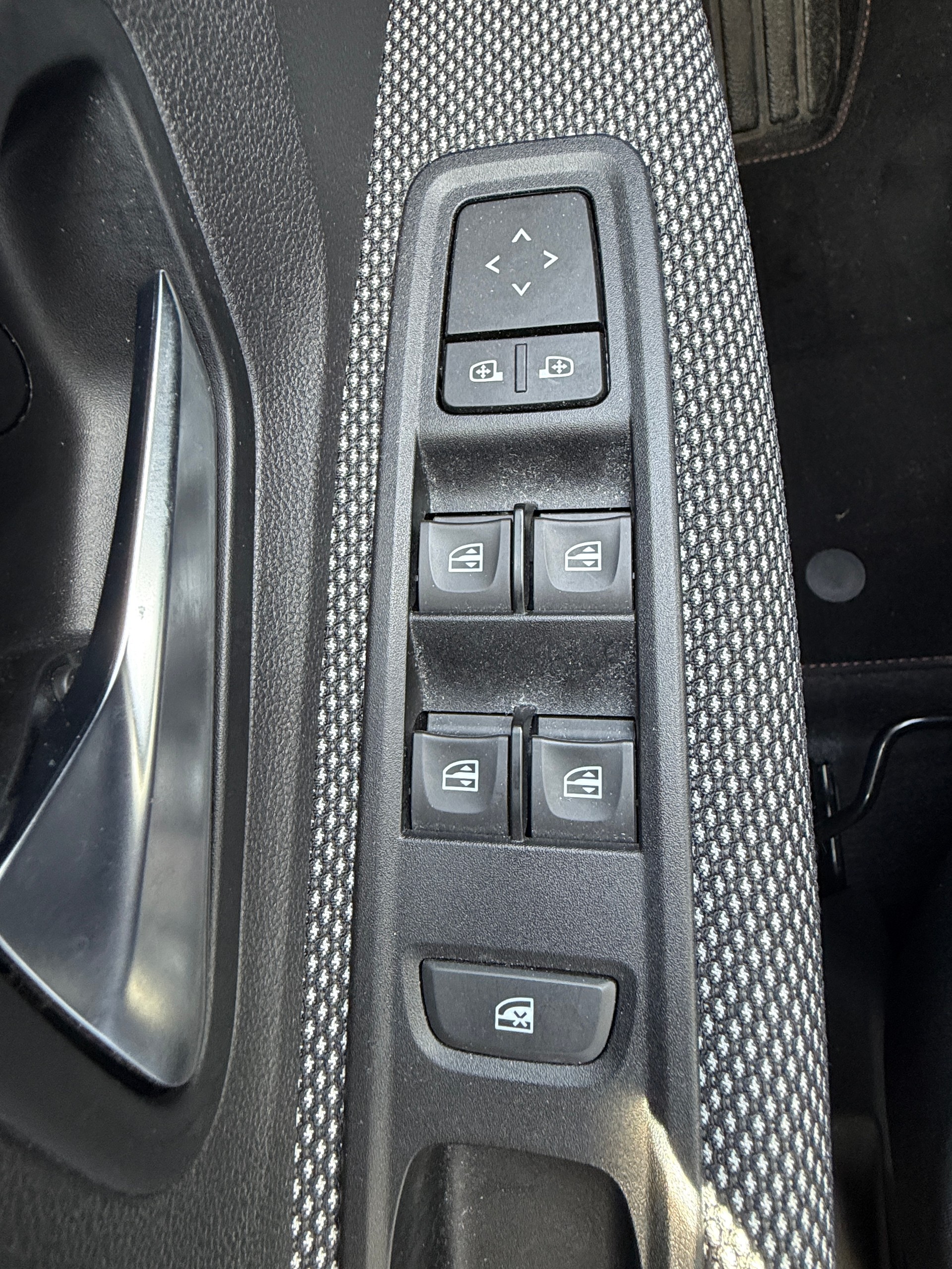 DACIA Jogger TCe 110 Extreme-image-22