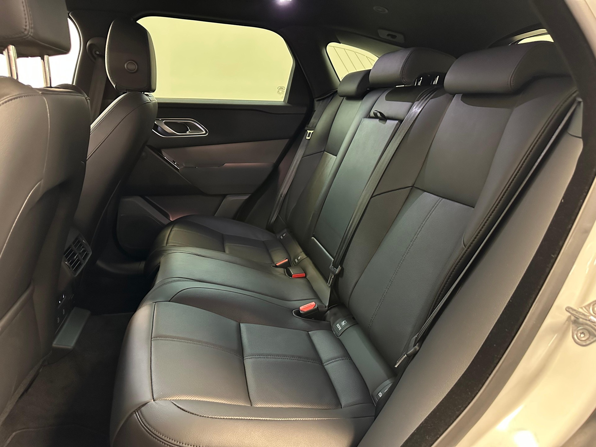 LAND ROVER Range Rover Velar 2.0 P400e Dynamic SE-image-9