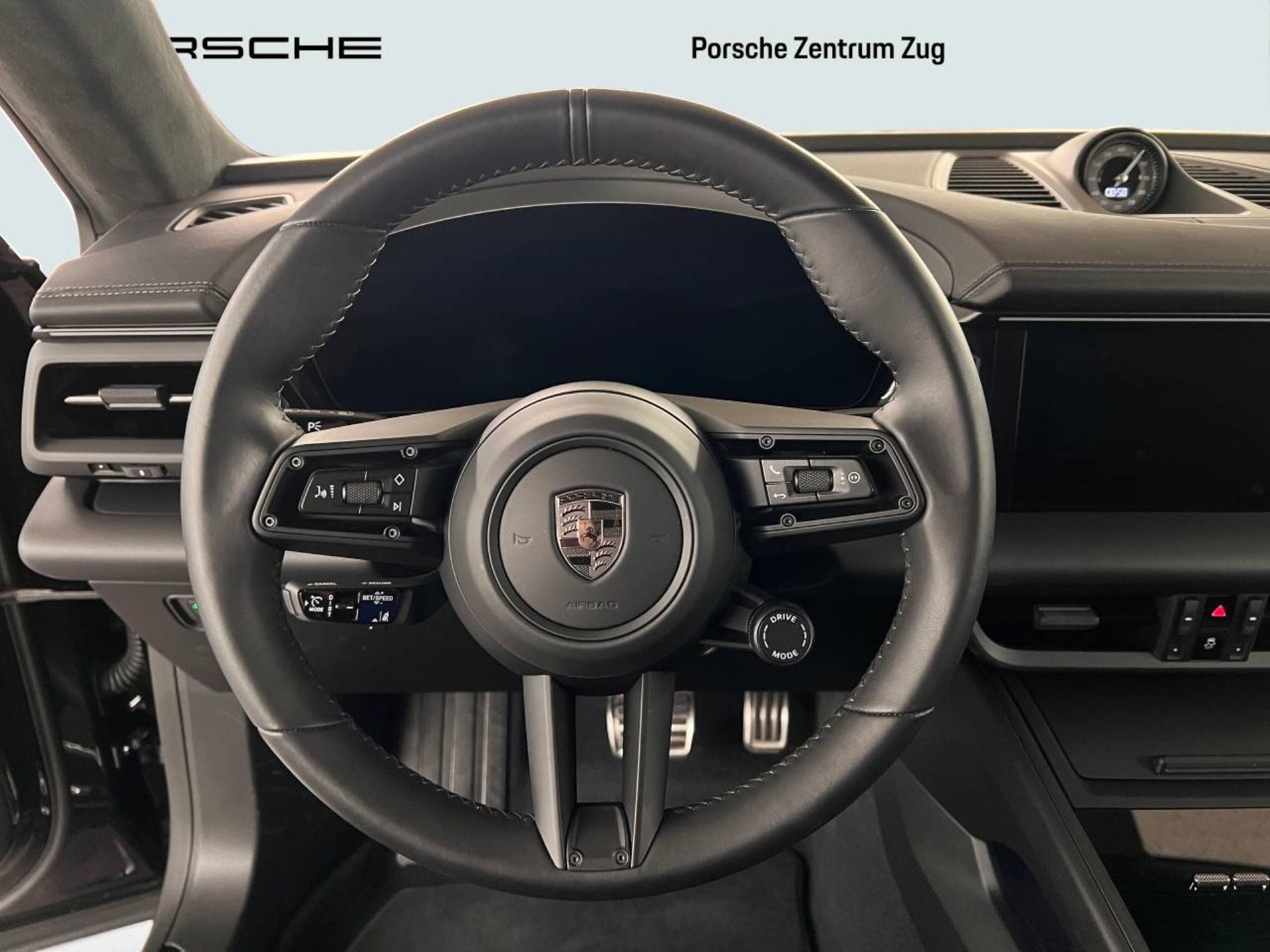 PORSCHE Macan Turbo-image-15