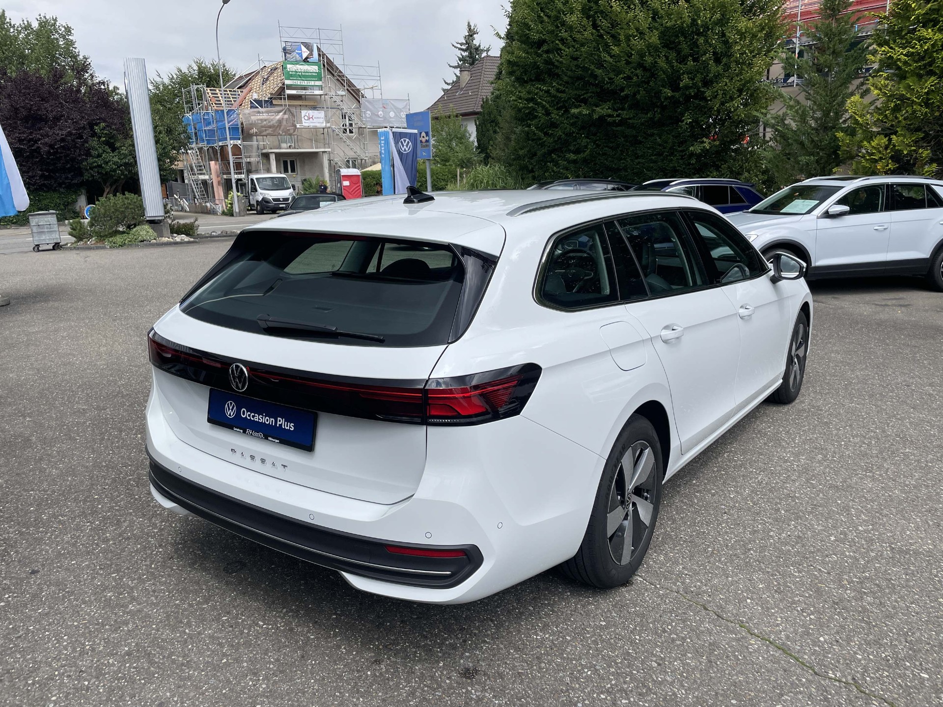 VW Passat Variant 2.0 TDI Business DSG-image-3