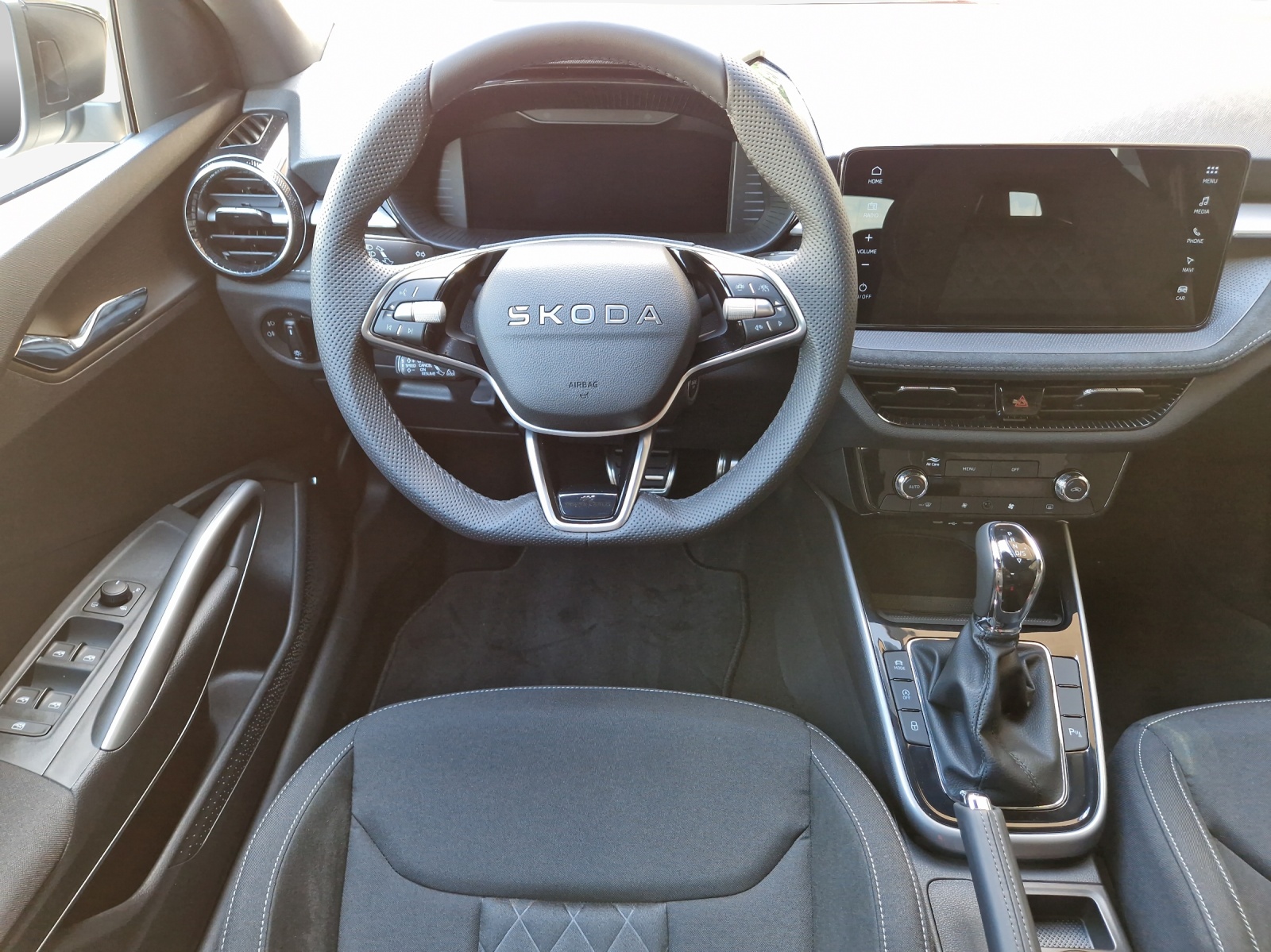 SKODA Fabia 1.0 TSI Monte Carlo DSG-image-8
