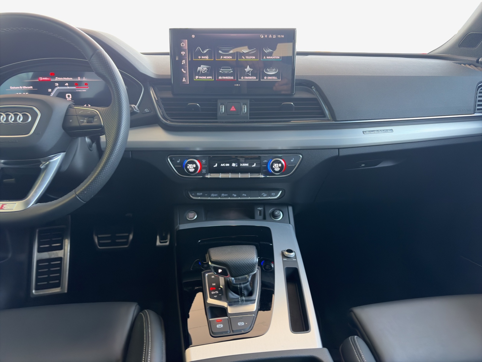 AUDI Q5 40 TDI Black Edition quattro S-tronic-image-10