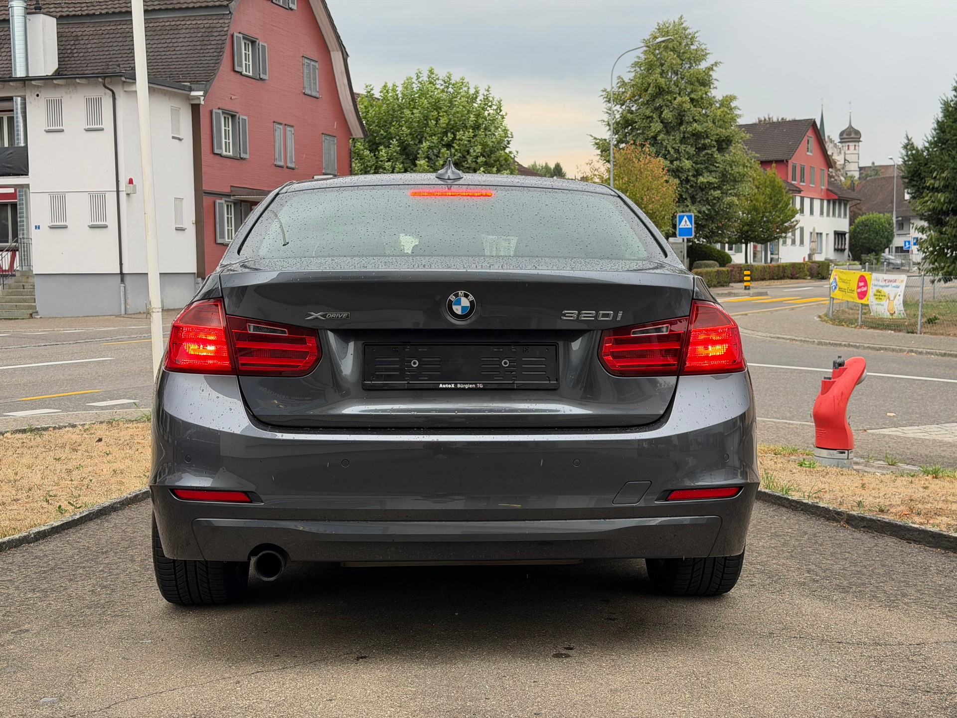 BMW 320i xDrive Sport Line Steptronic-image-6