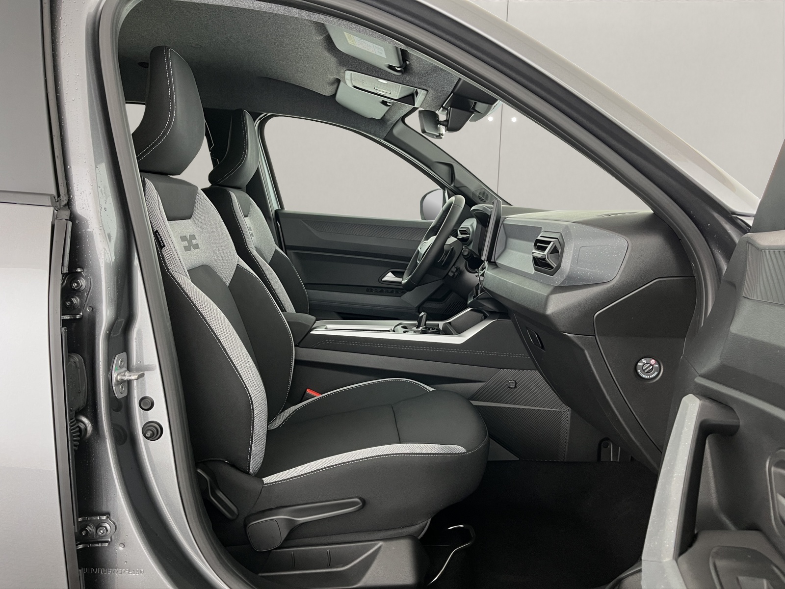 DACIA Bigster 1.2 Hybrid Journey 4WD-image-15