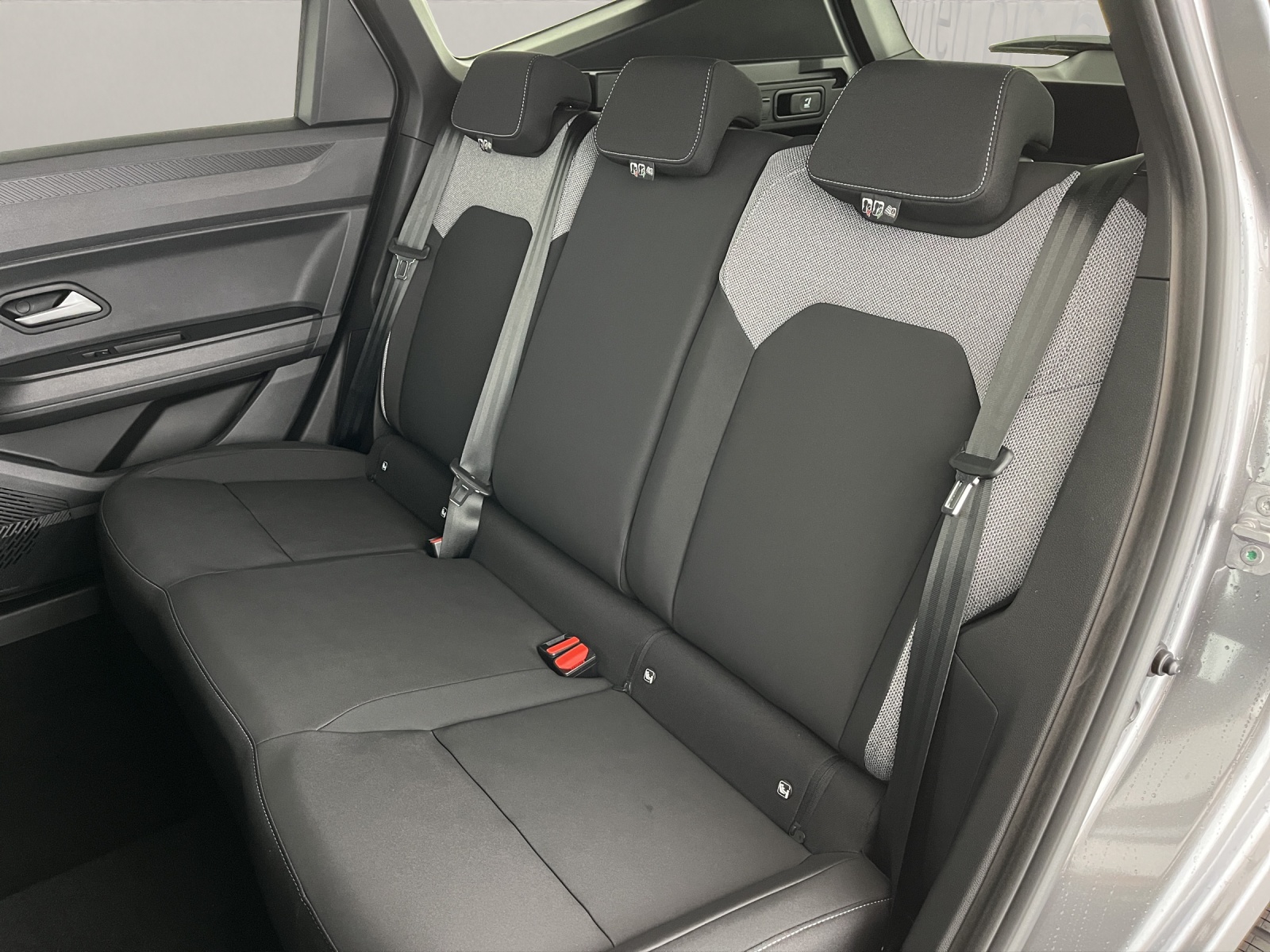 DACIA Bigster 1.2 Hybrid Journey 4WD-image-16