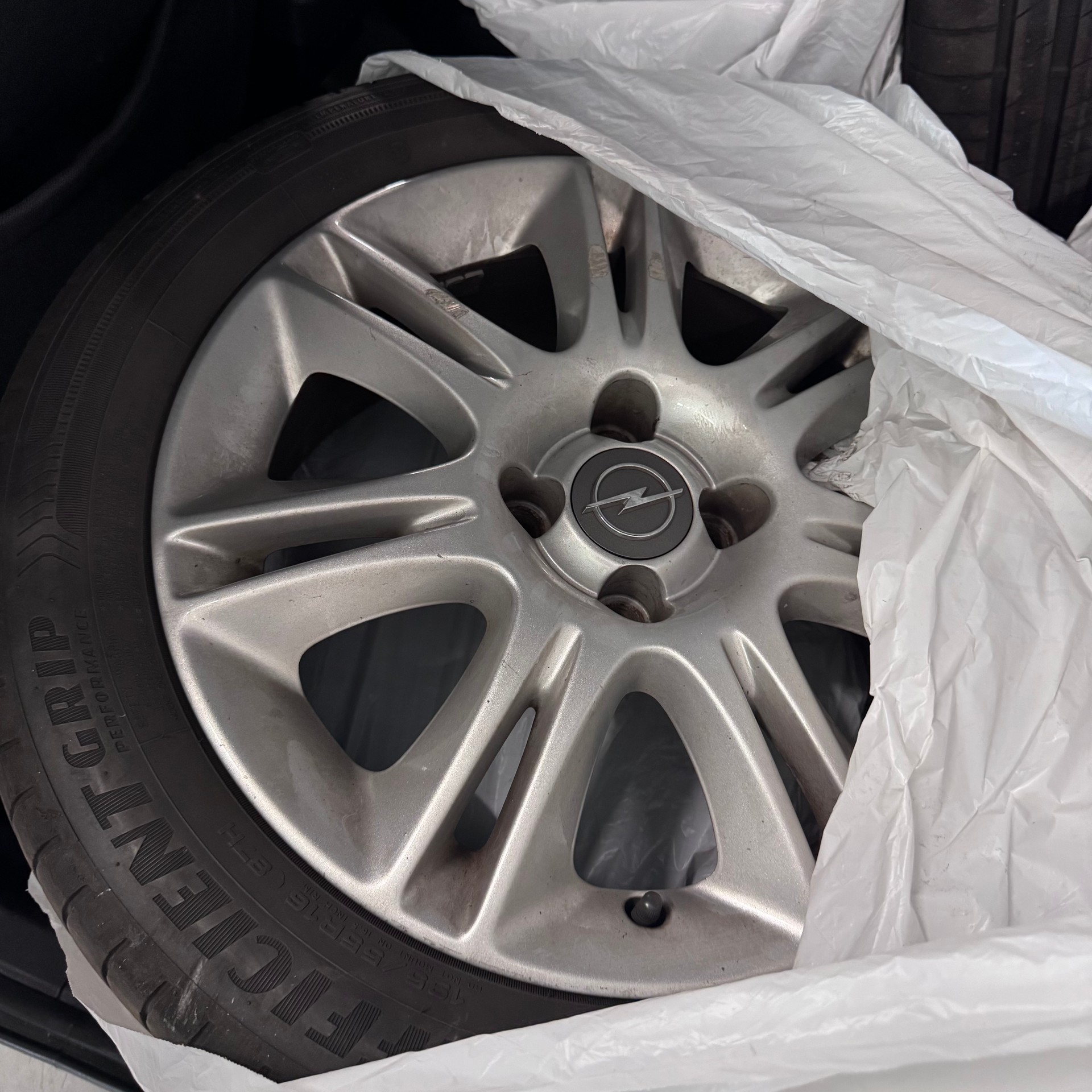 OPEL Corsa 1.4 TP Enjoy-image-9
