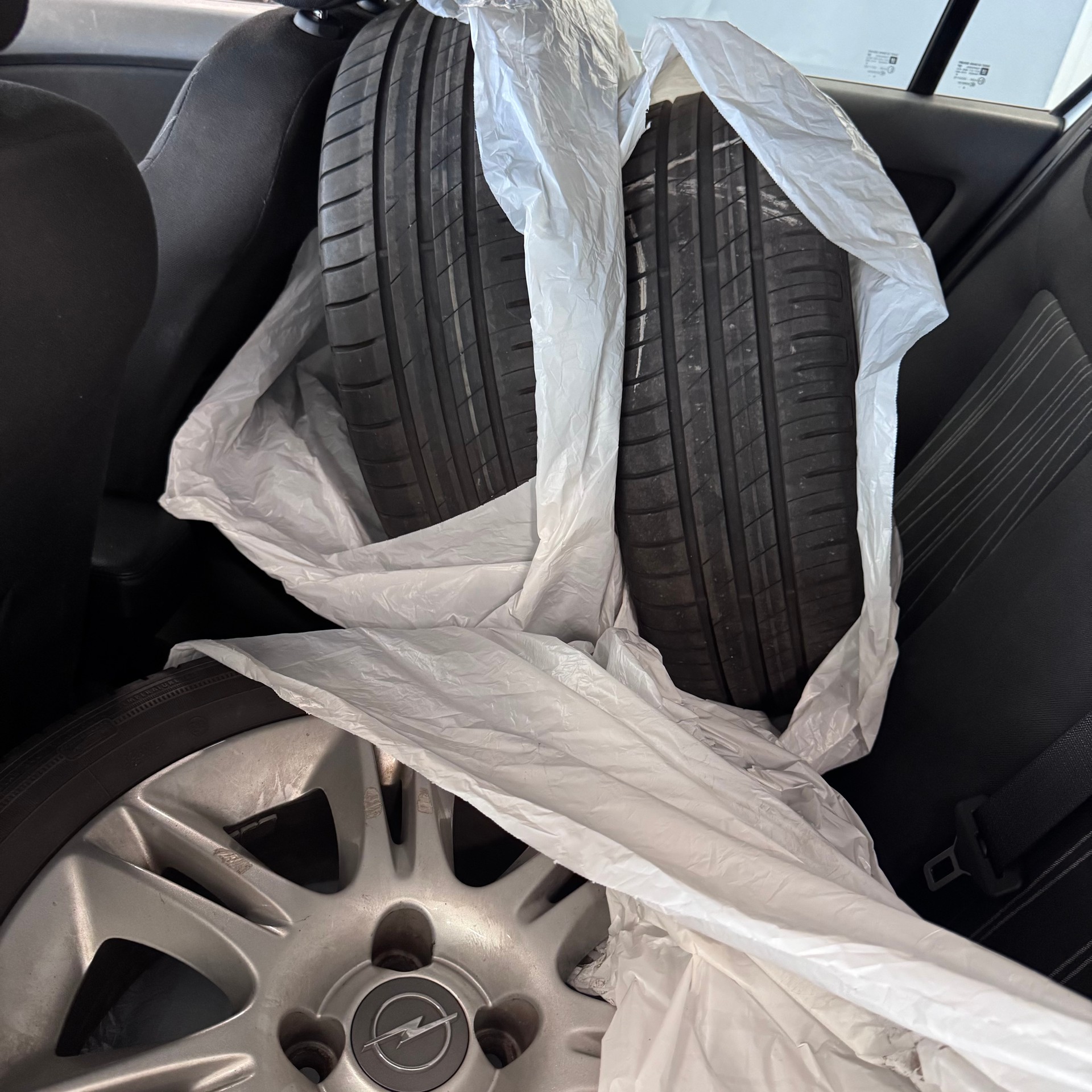 OPEL Corsa 1.4 TP Enjoy-image-10