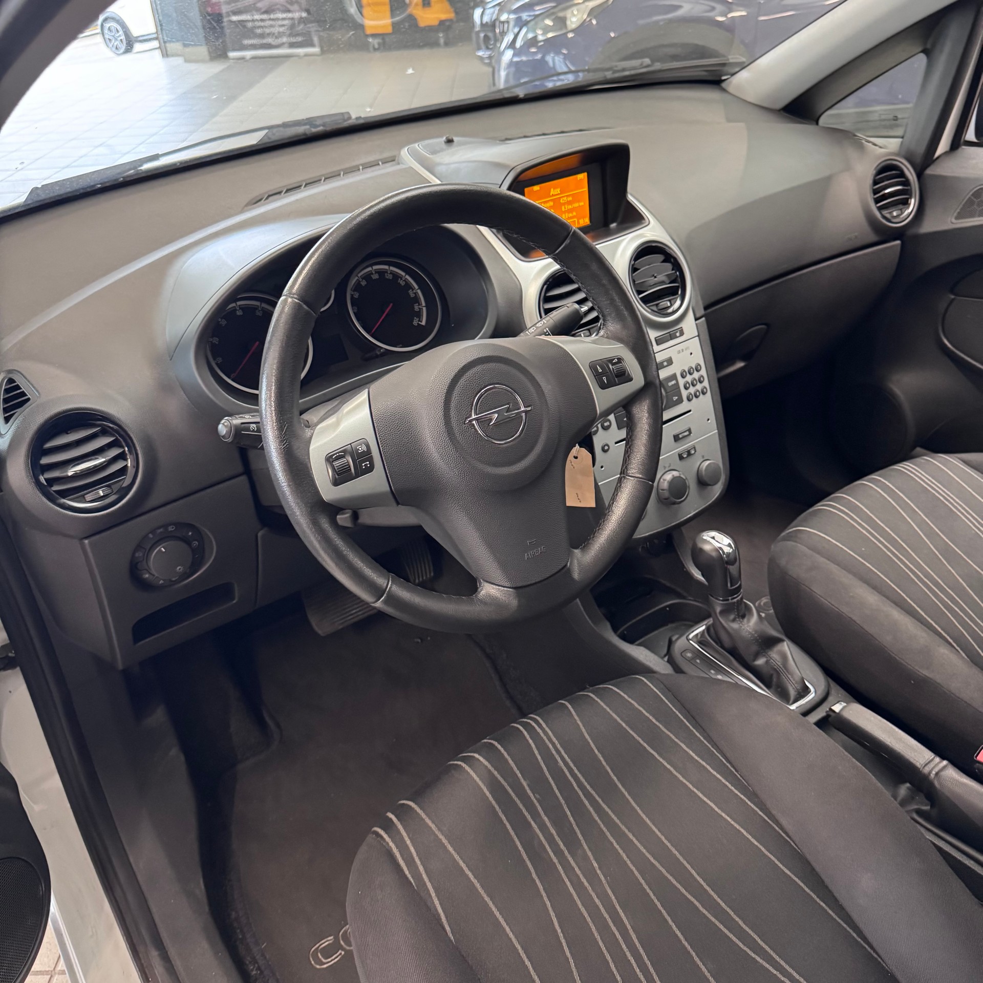 OPEL Corsa 1.4 TP Enjoy-image-7