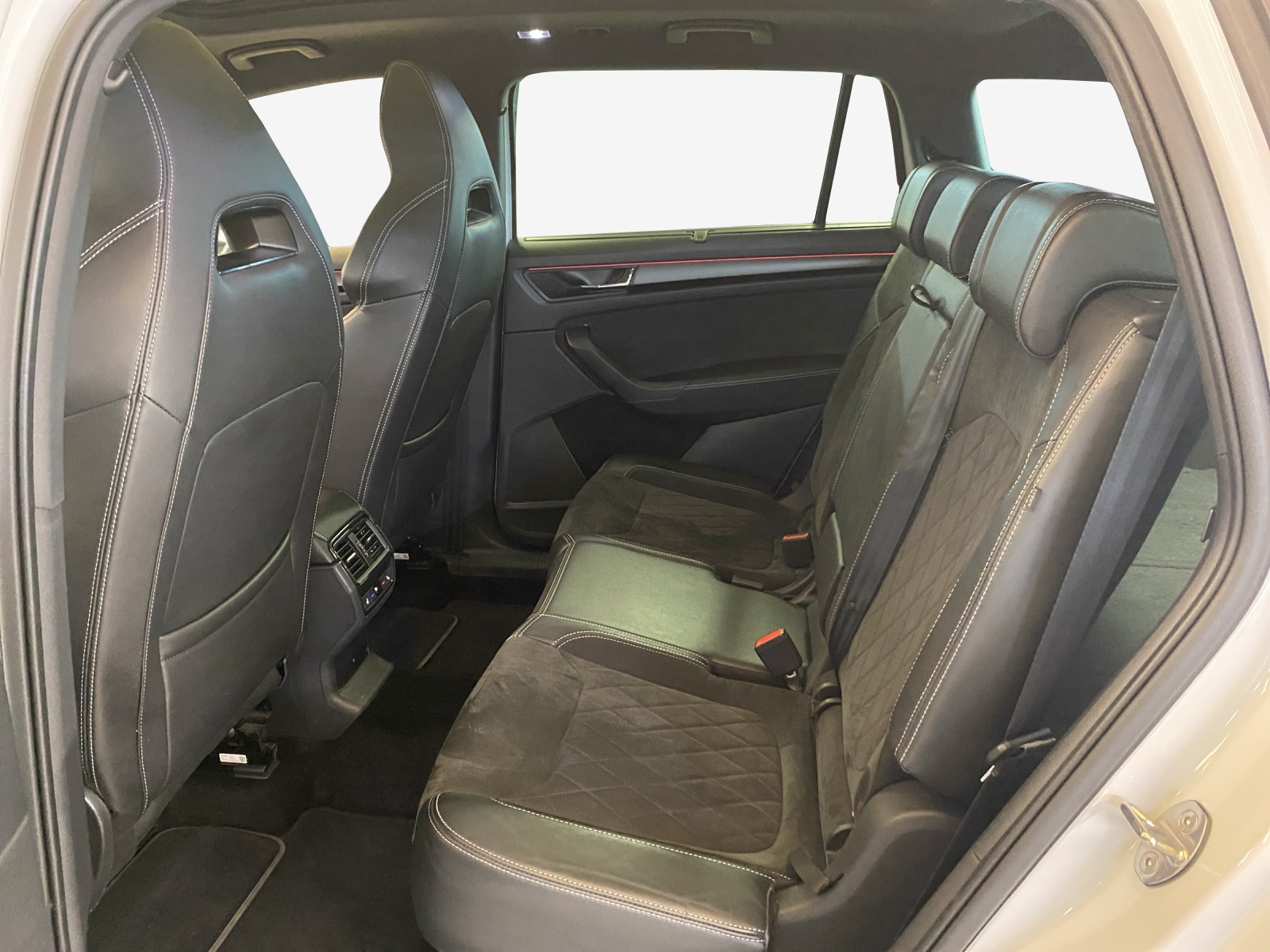 SKODA Kodiaq 2.0 TSI 4x4 Sport Line-image-11