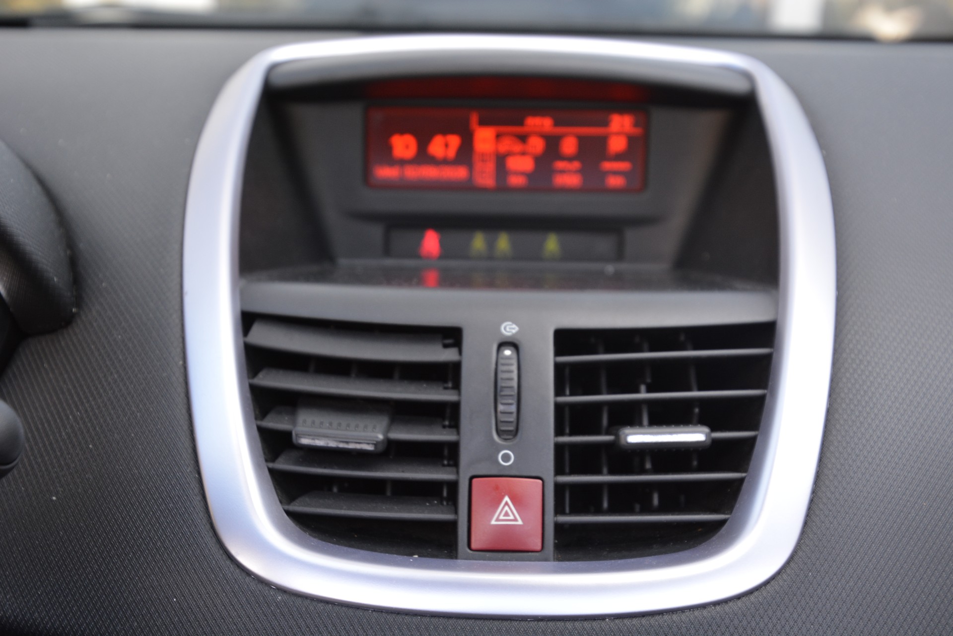 PEUGEOT 207 CC 1.6 16V Turbo Sport-image-9