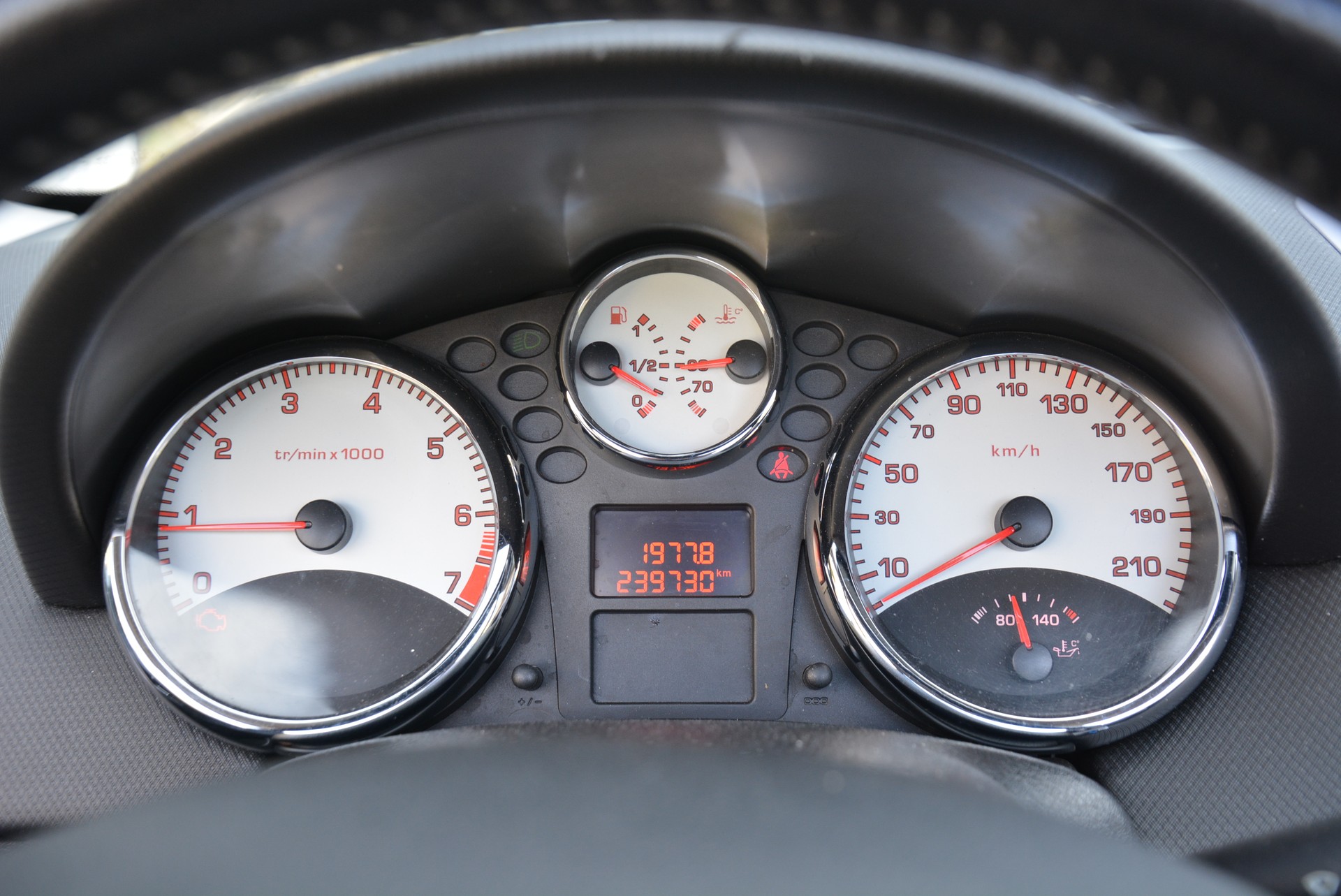 PEUGEOT 207 CC 1.6 16V Turbo Sport-image-7