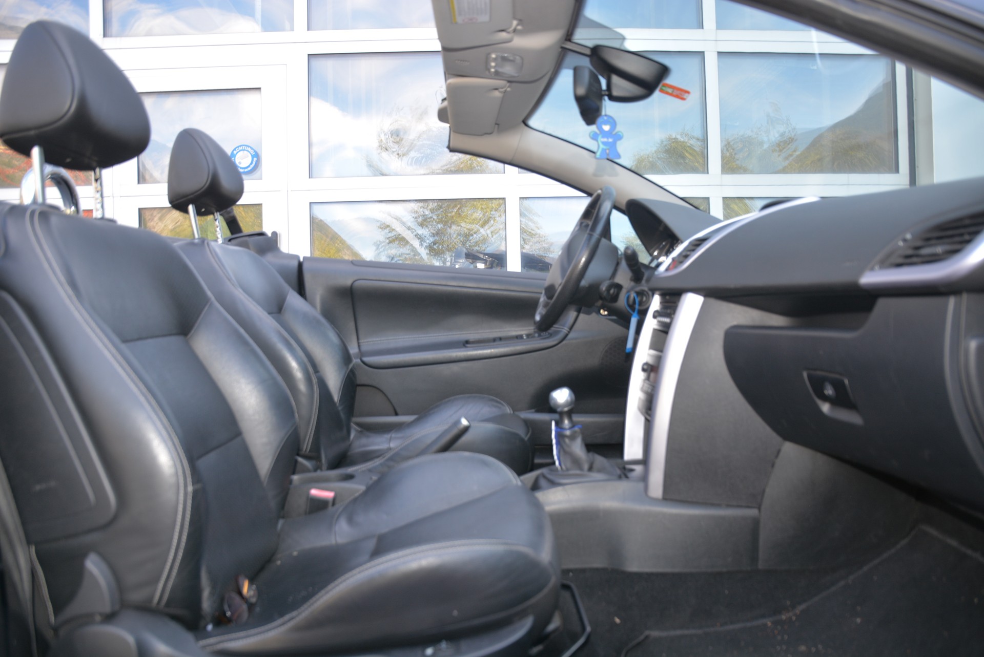PEUGEOT 207 CC 1.6 16V Turbo Sport-image-11