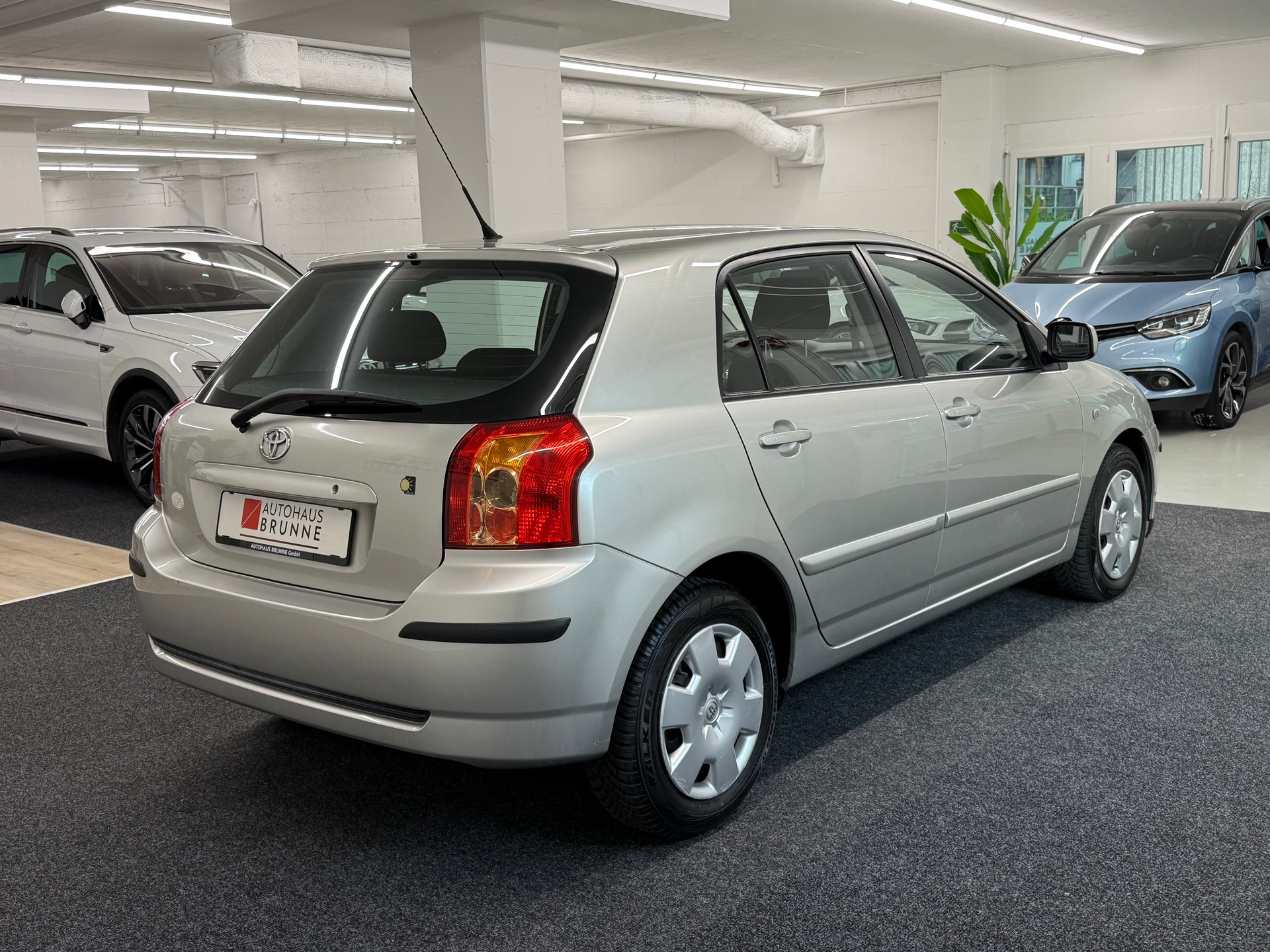 TOYOTA Corolla 1.6 Linea Sol-showroom-element-3