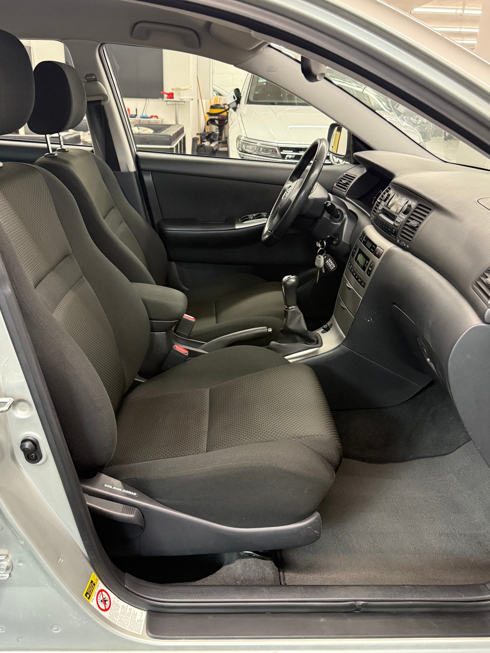 TOYOTA Corolla 1.6 Linea Sol-image-13