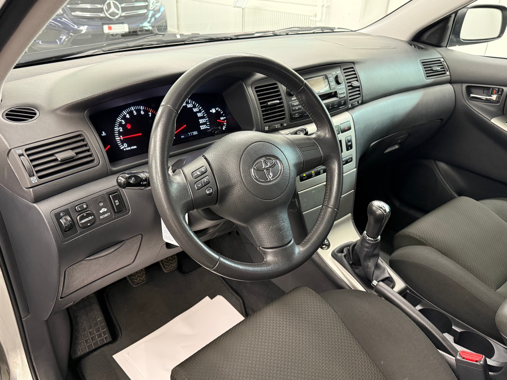 TOYOTA Corolla 1.6 Linea Sol-image-7