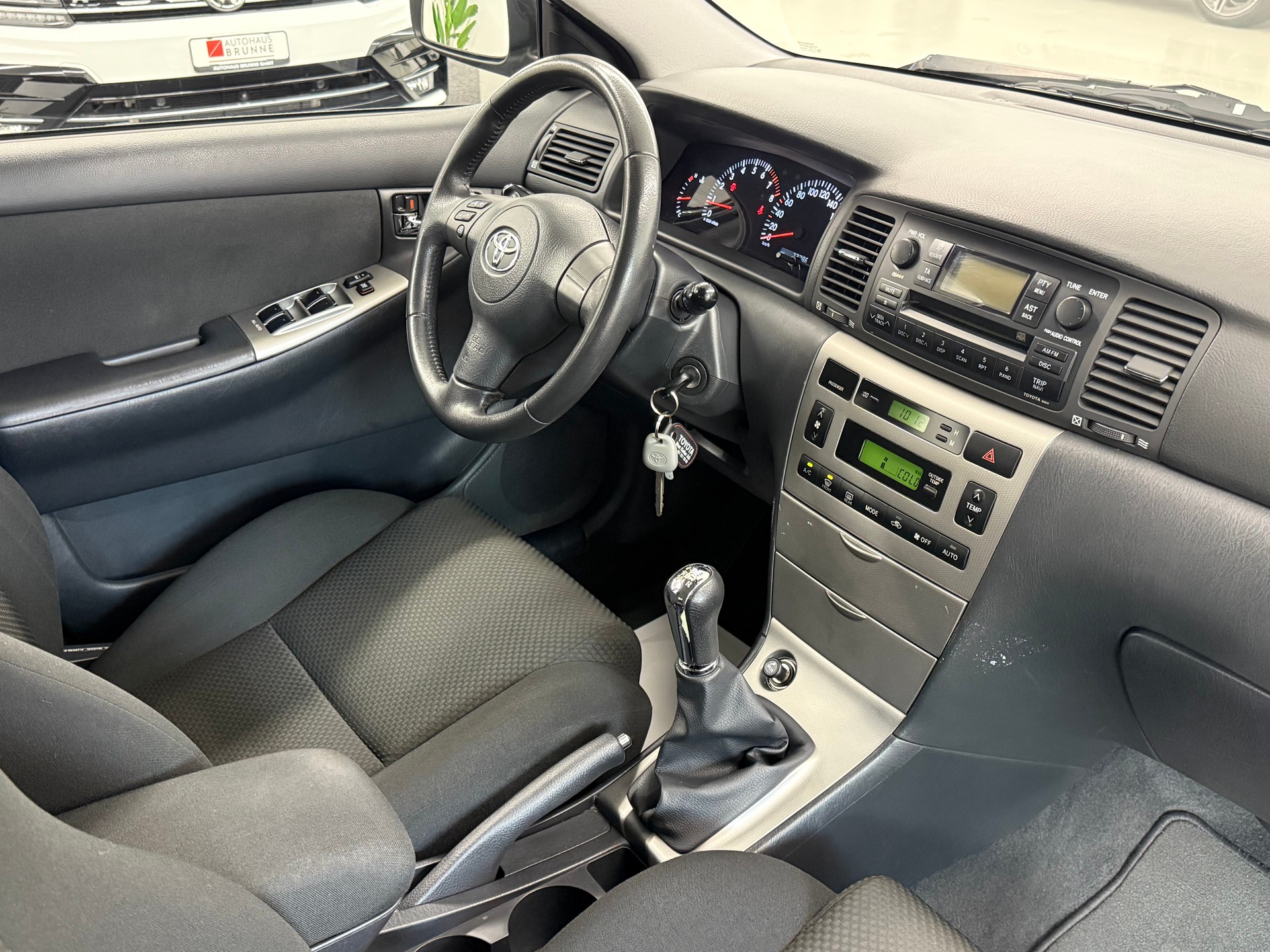 TOYOTA Corolla 1.6 Linea Sol-image-9