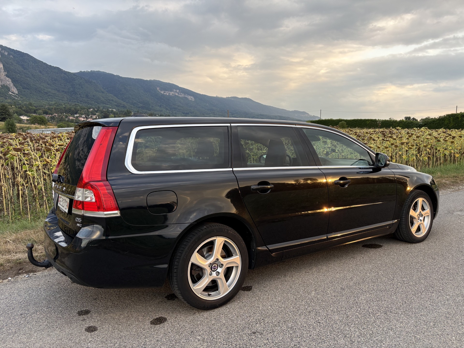 VOLVO 2.4 D5 Momentum AWD-image-2