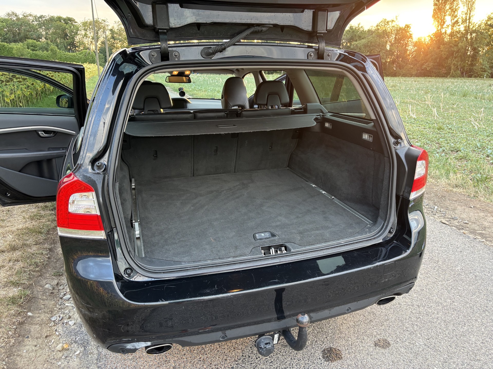 VOLVO 2.4 D5 Momentum AWD-image-5