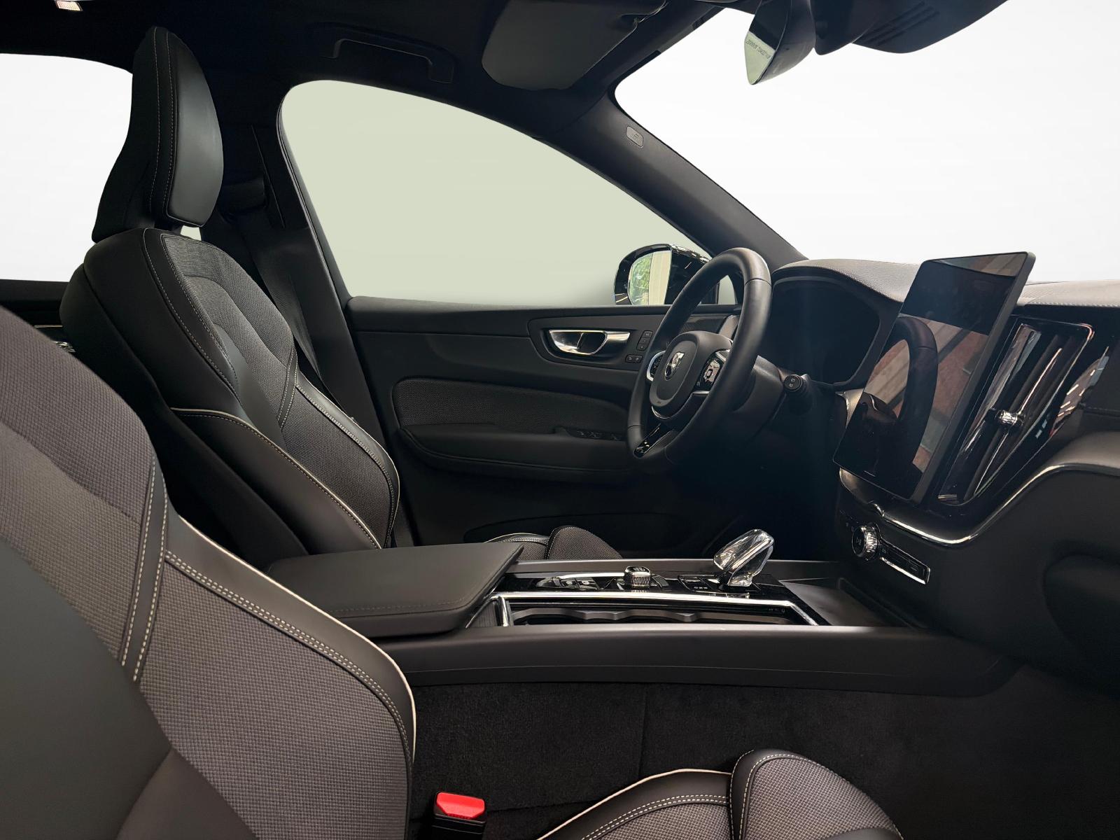 VOLVO XC60 2.0 T6 TE Black Edition eAWD - Ruote invernali incluse-image-10