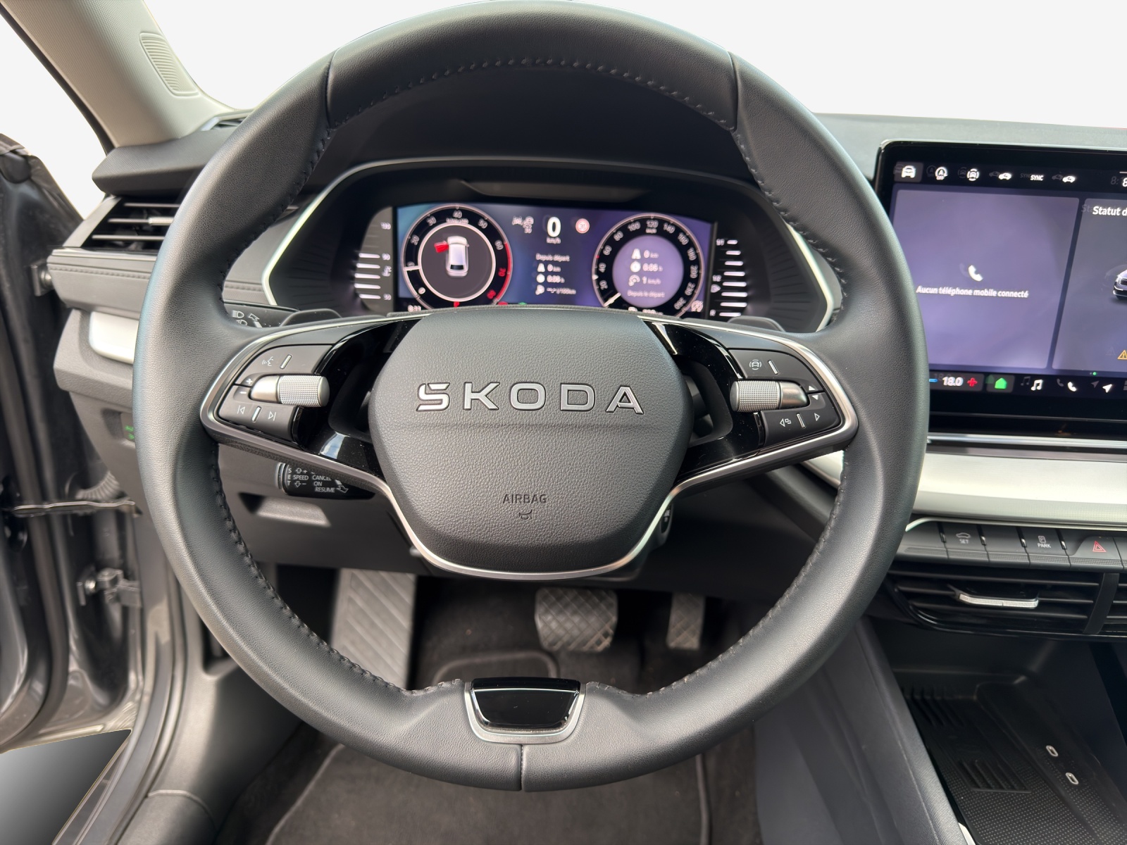 SKODA Octavia Combi 1.5 TSI mHEV DSG Dynamic-image-9