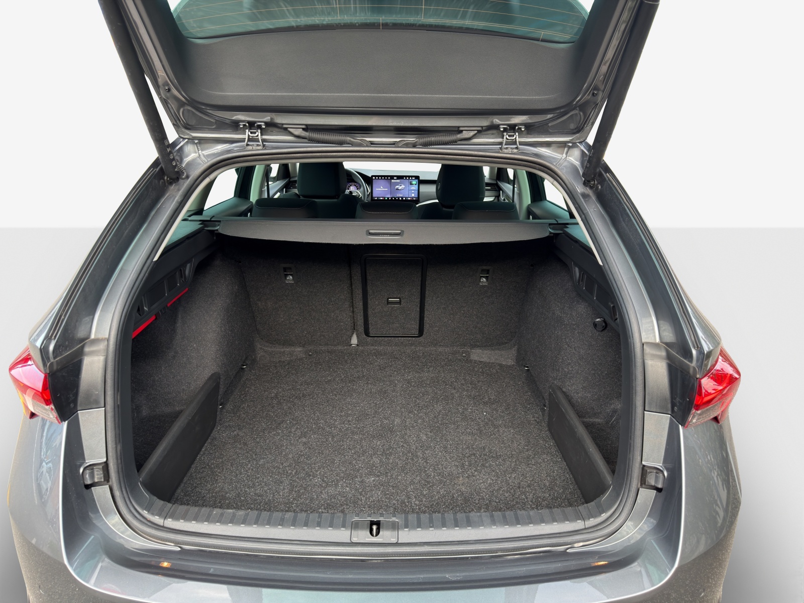 SKODA Octavia Combi 1.5 TSI mHEV DSG Dynamic-image-12