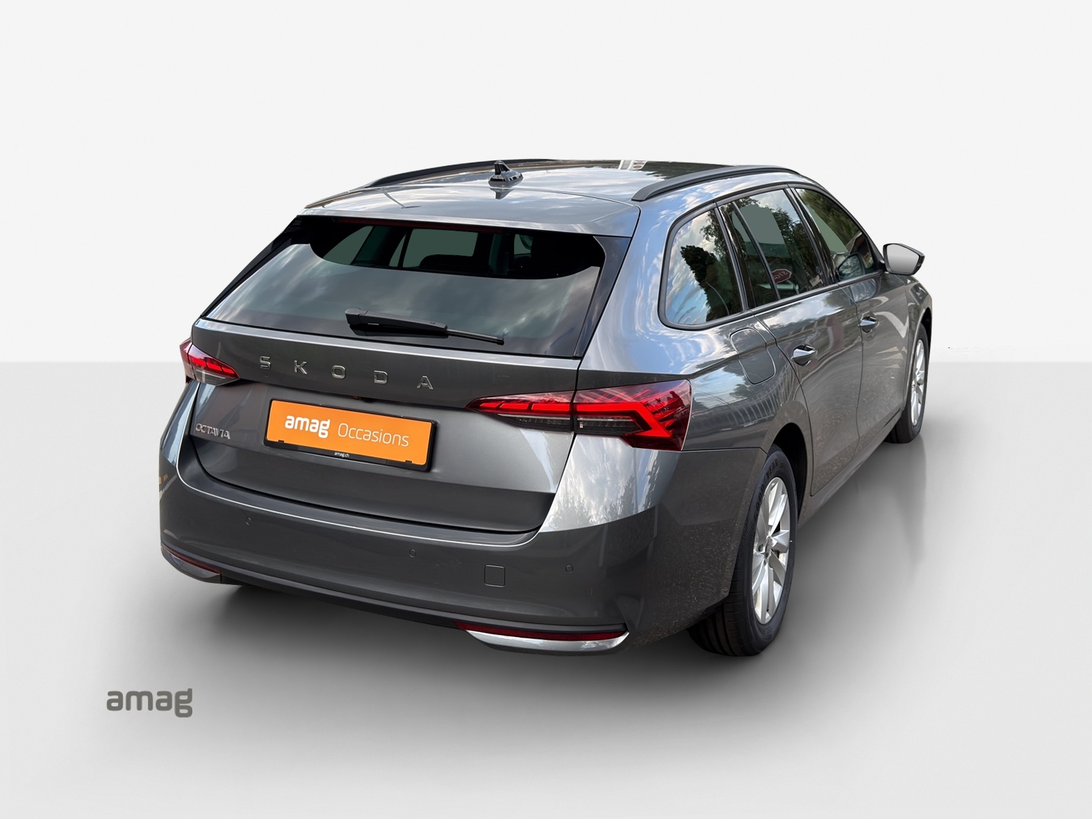 SKODA Octavia Combi 1.5 TSI mHEV DSG Dynamic-image-4