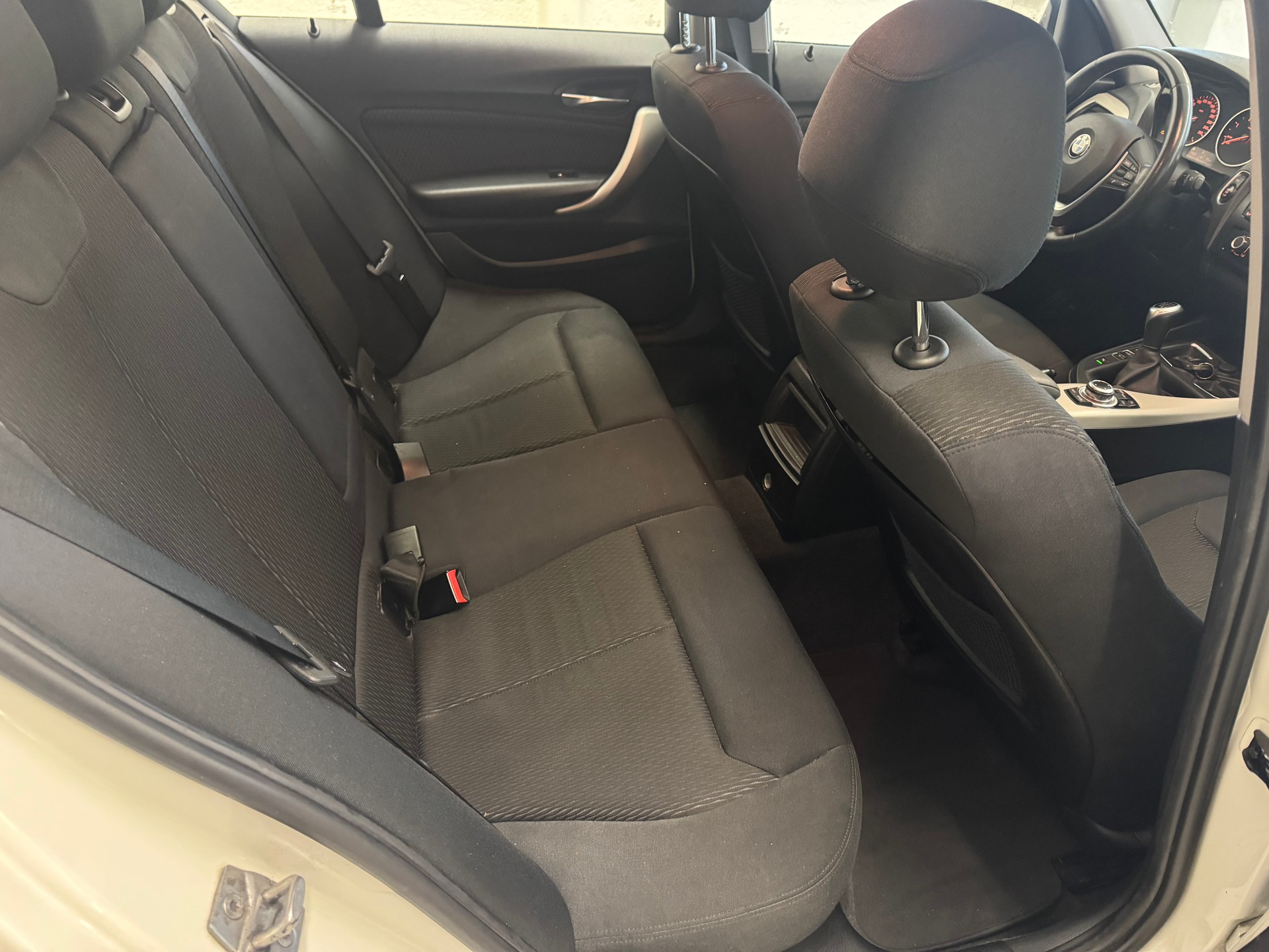 BMW 118d xDrive Sport Line-image-14