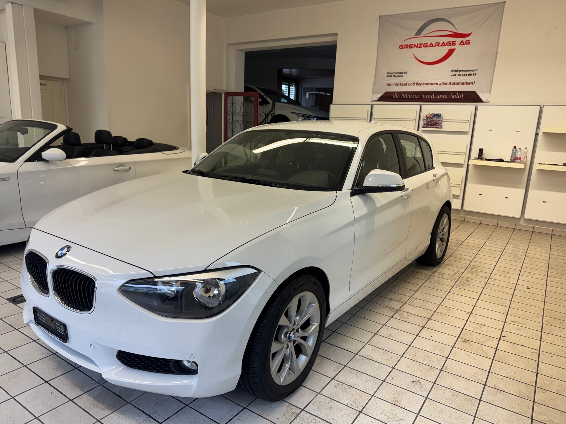 BMW 118d xDrive Sport Line-image-2