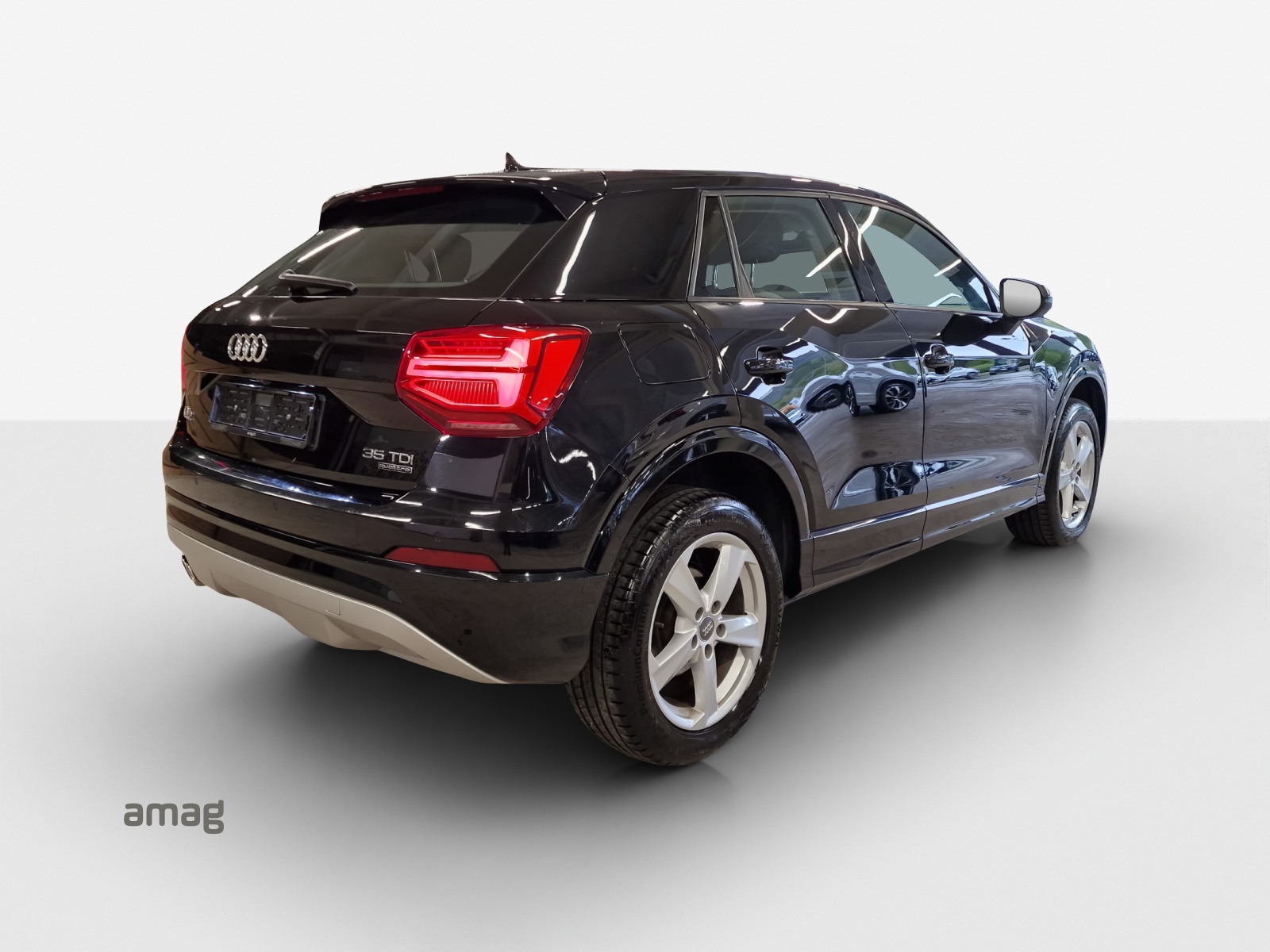AUDI Q2 35 TDI quattro Sport S-tronic-image-4