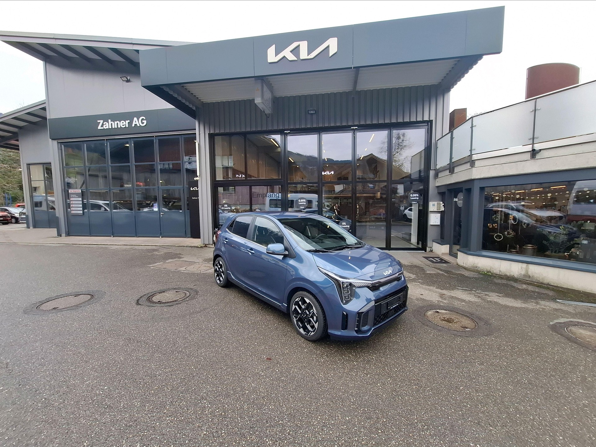 KIA Picanto 1.0 GDi GT Line-image-2