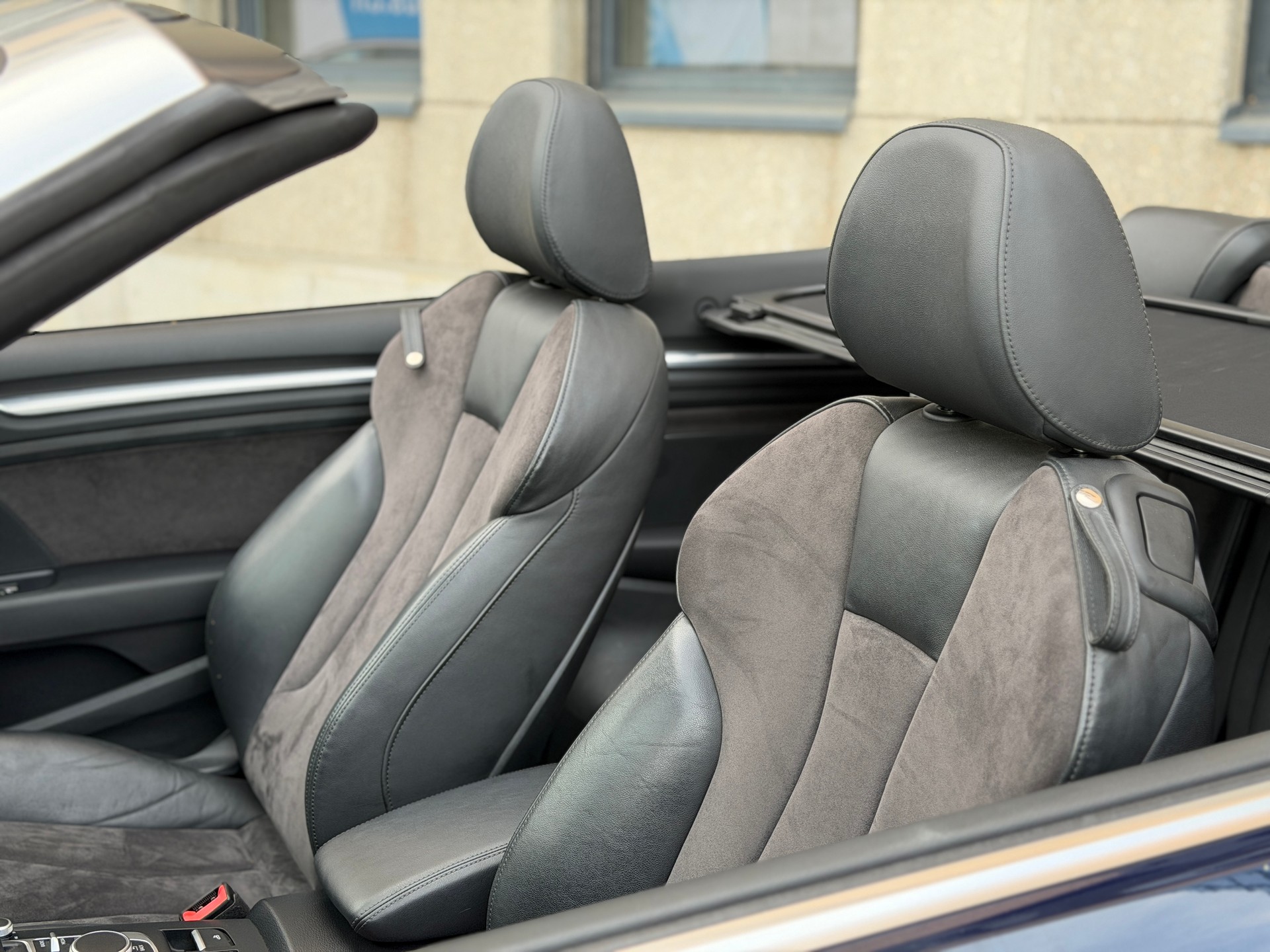 AUDI A3 Cabriolet 2.0 TFSI Sport S-tronic-image-24