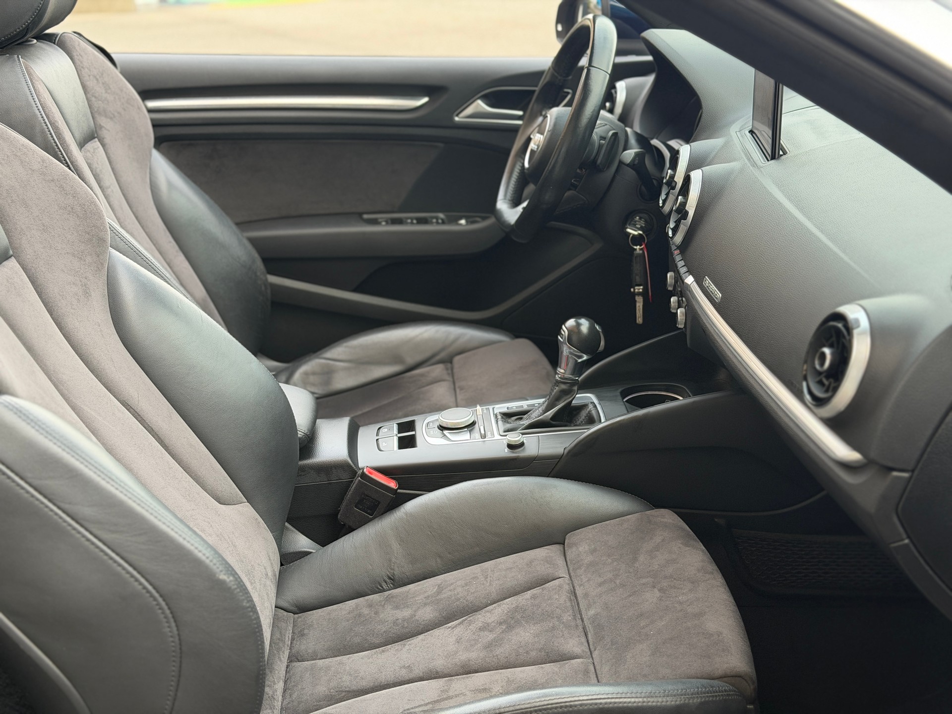 AUDI A3 Cabriolet 2.0 TFSI Sport S-tronic-image-18