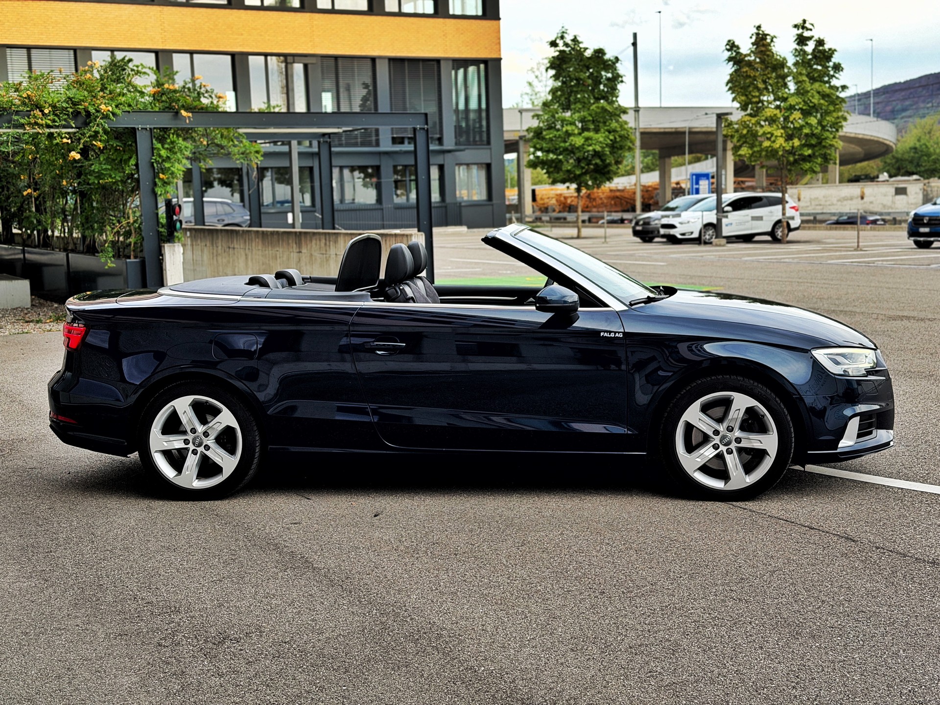 AUDI A3 Cabriolet 2.0 TFSI Sport S-tronic-showroom-element-2