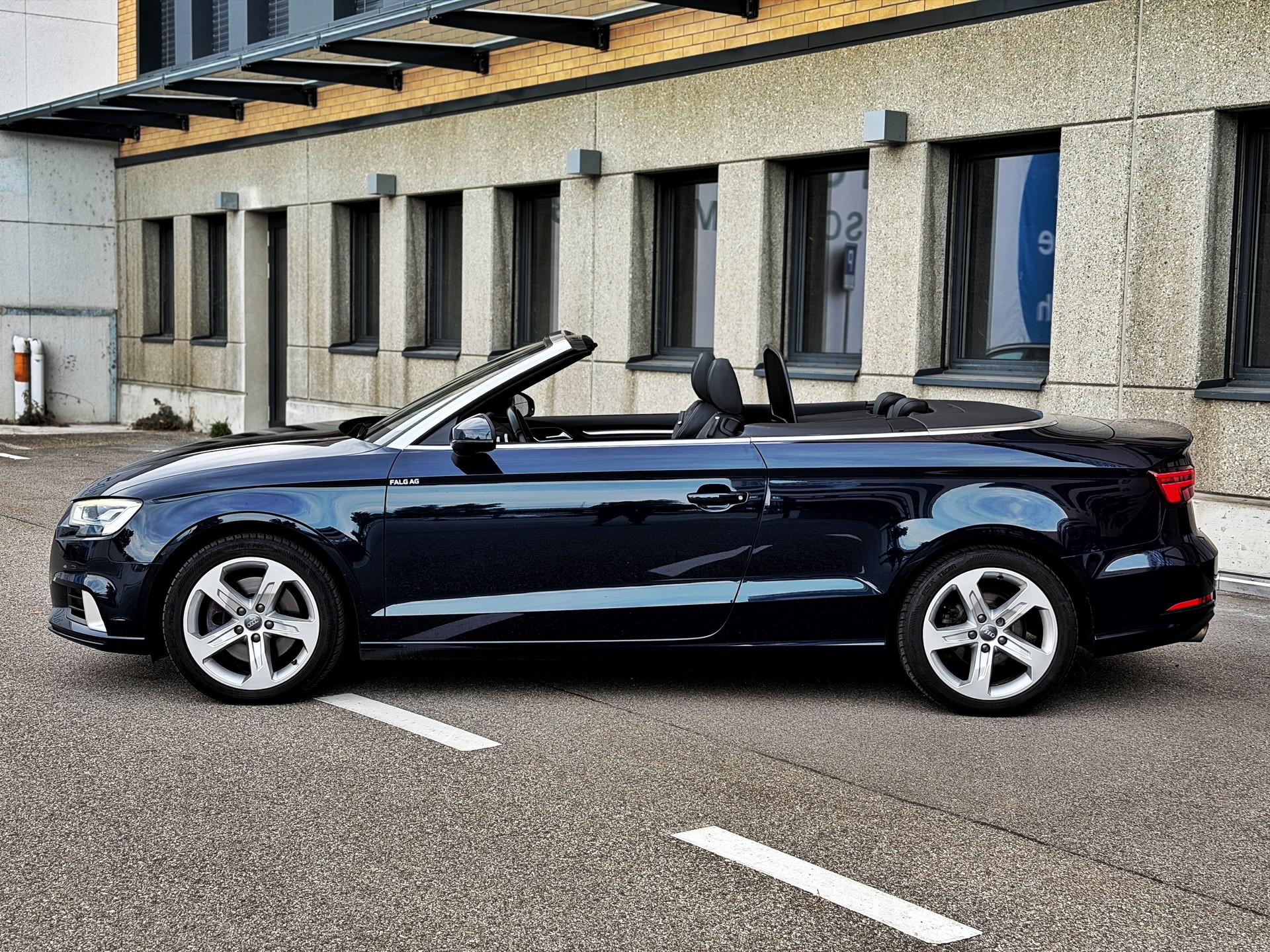 AUDI A3 Cabriolet 2.0 TFSI Sport S-tronic-showroom-element-1