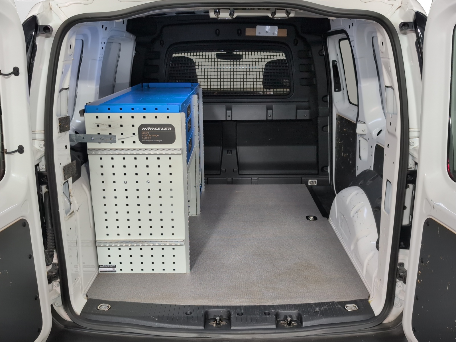 VW Caddy Cargo 2.0TDI 4Motion-image-14