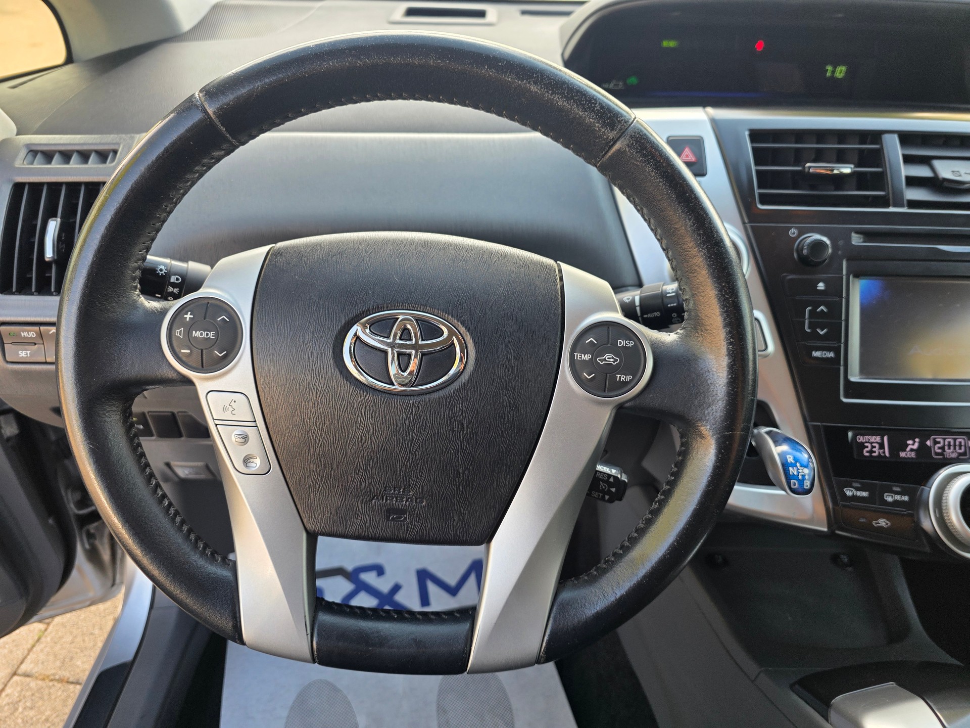 TOYOTA Prius+ 1.8 VVT-i HSD Sol-image-15