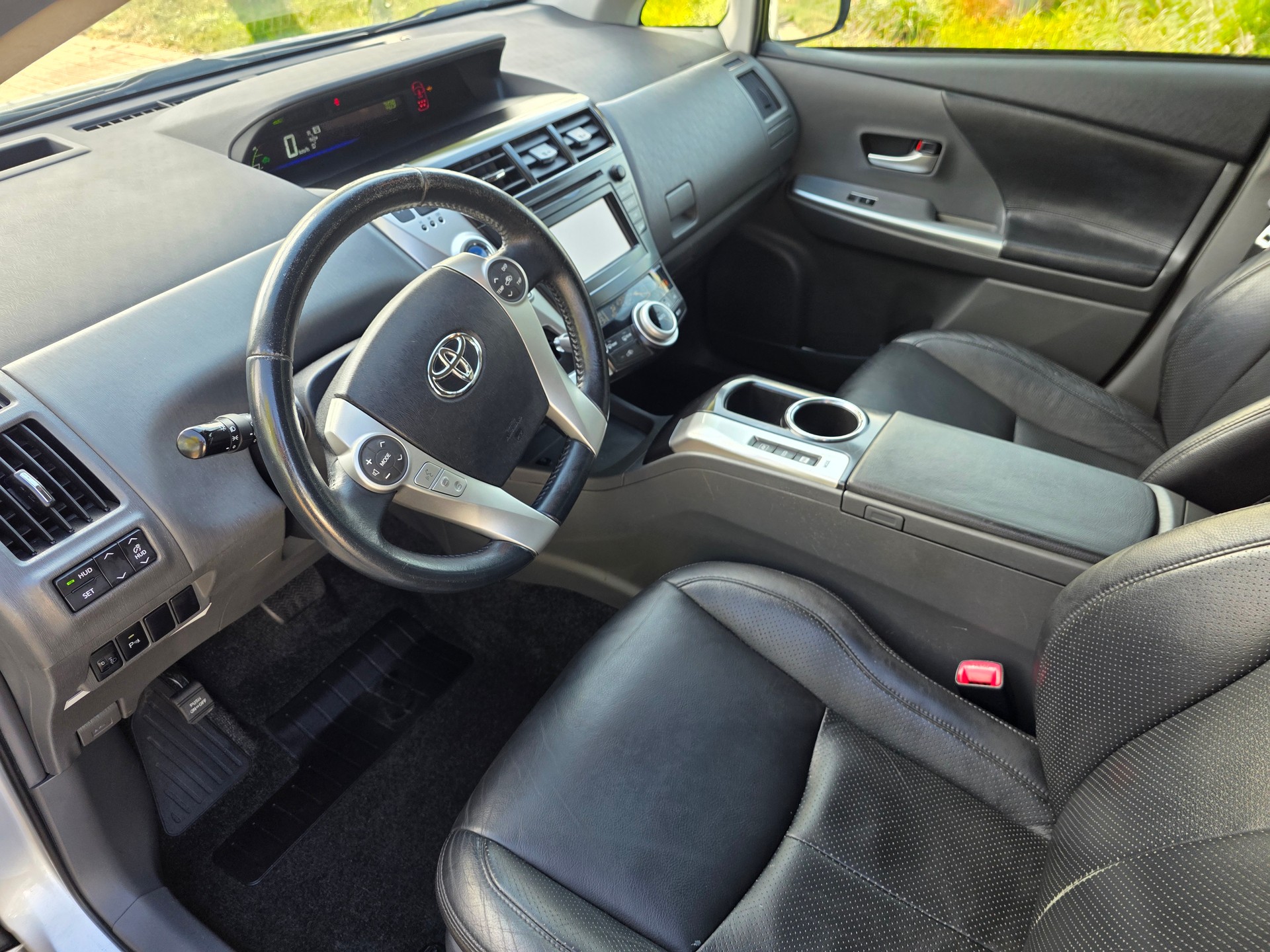 TOYOTA Prius+ 1.8 VVT-i HSD Sol-image-11