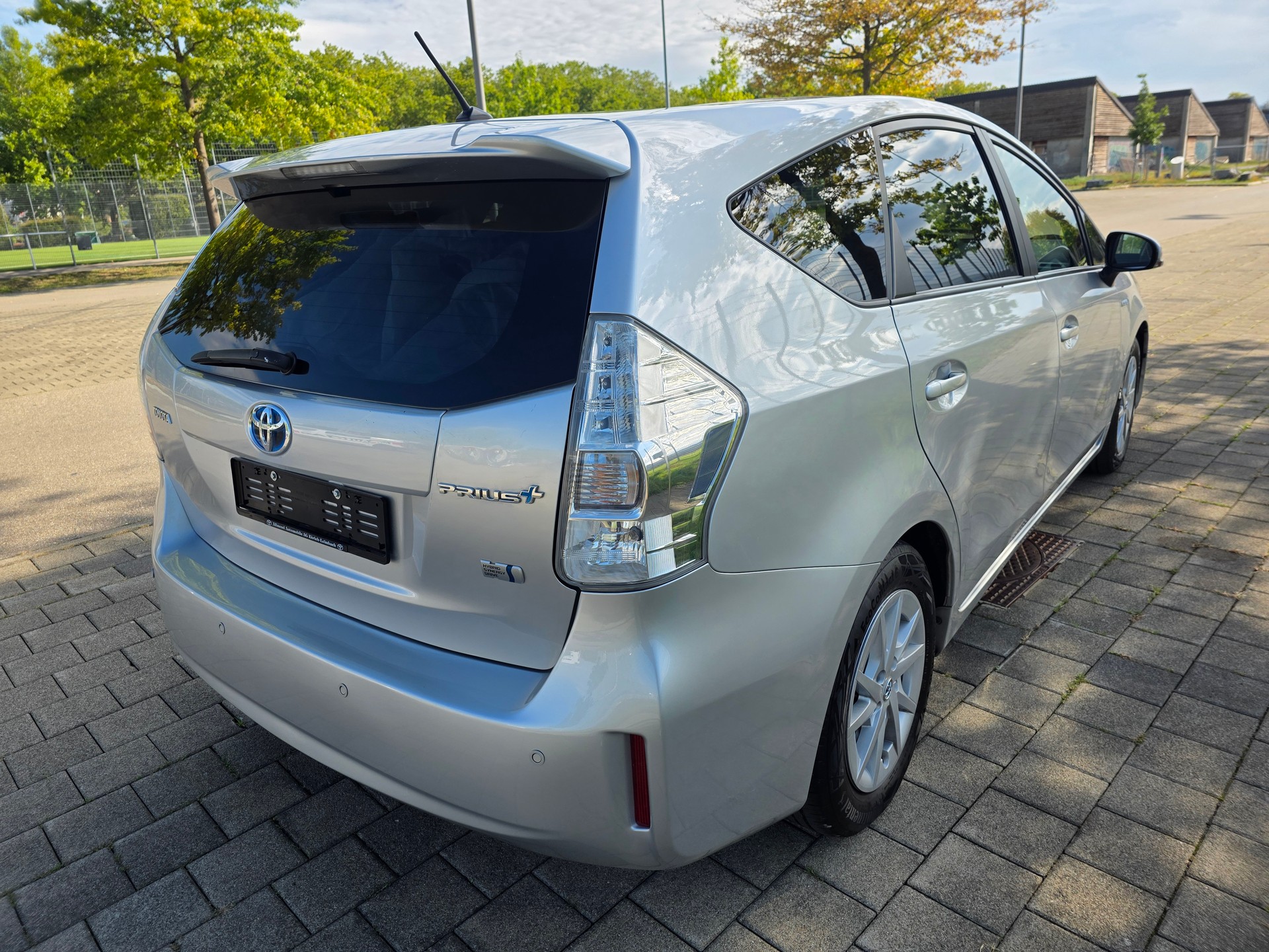 TOYOTA Prius+ 1.8 VVT-i HSD Sol-image-6
